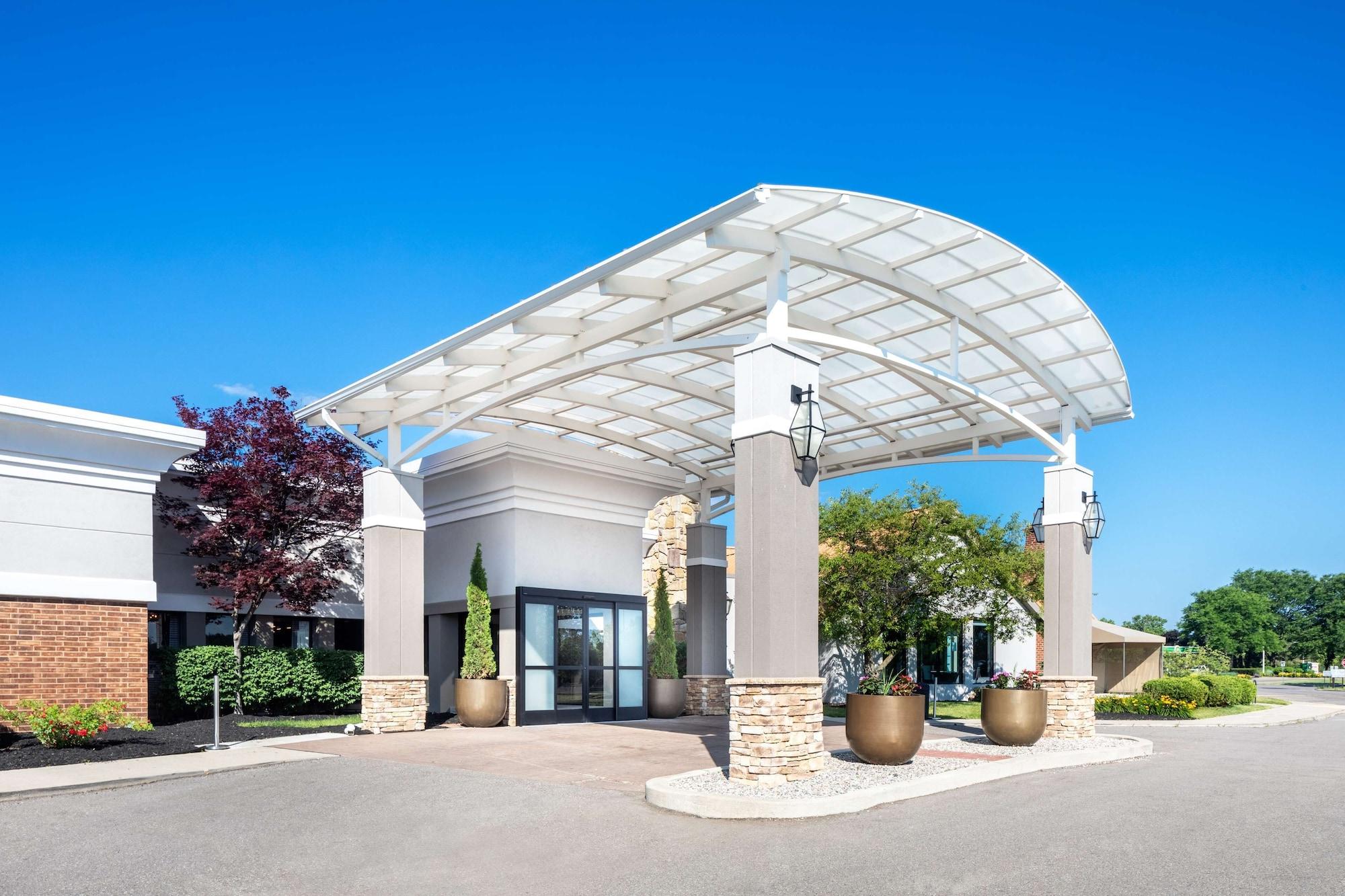 Vista Exterior DoubleTree by Hilton Ann Arbor North