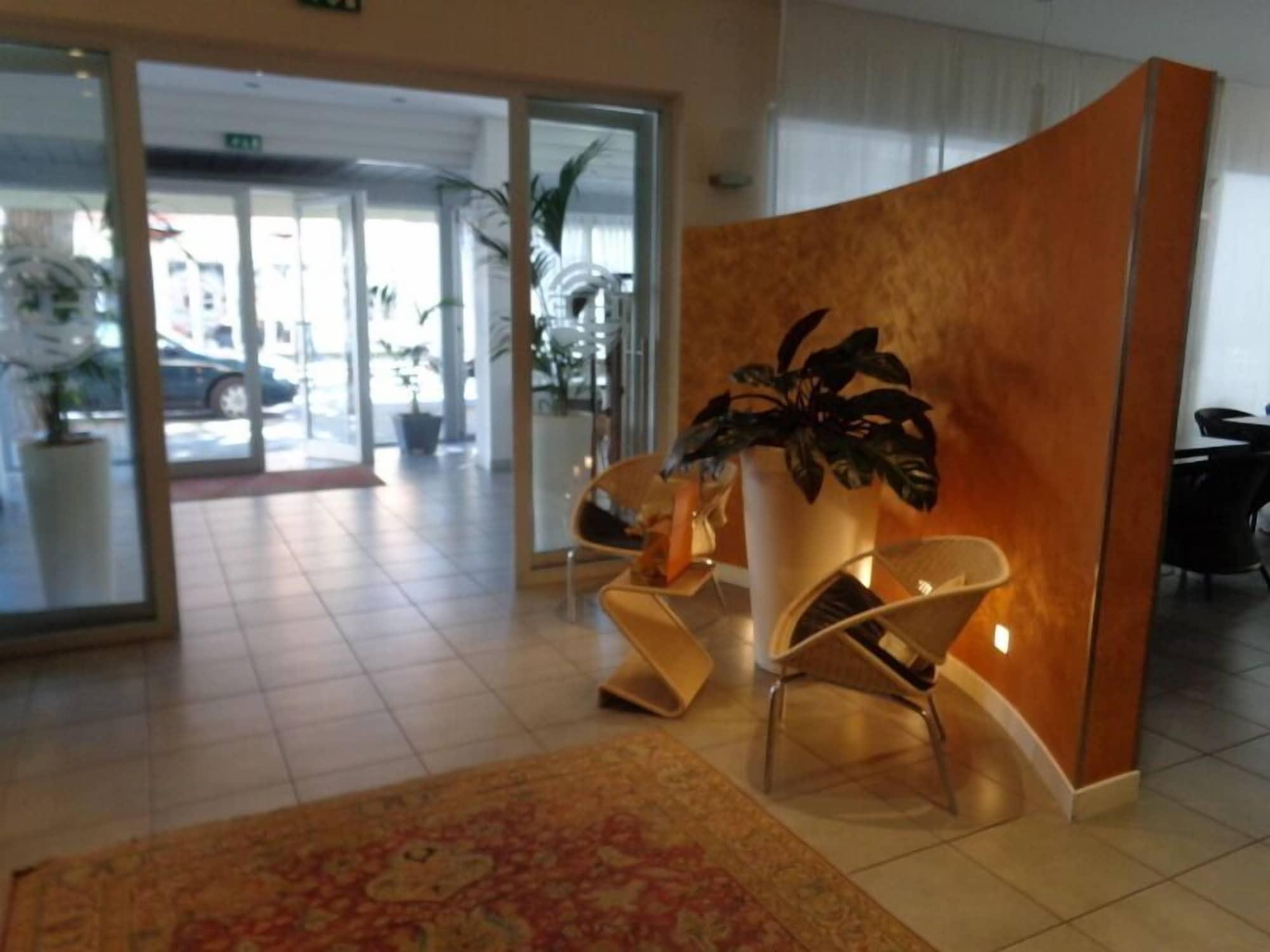 Vista Lobby Hotel Emperador
