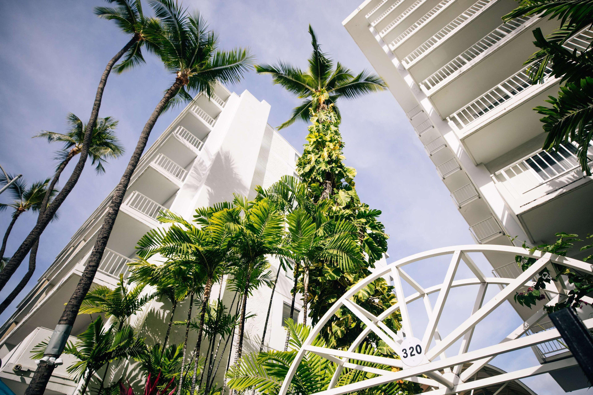Vista Exterior Oasis Hotel Waikiki