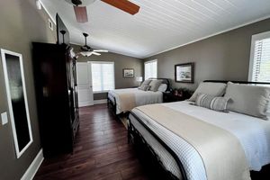 Alquiler Vacacional - Pet friendly lakefront home with boat ramp~ The Overlook at Bachelor Bend