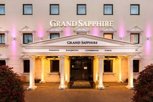 Alojamiento - Grand Sapphire Hotel