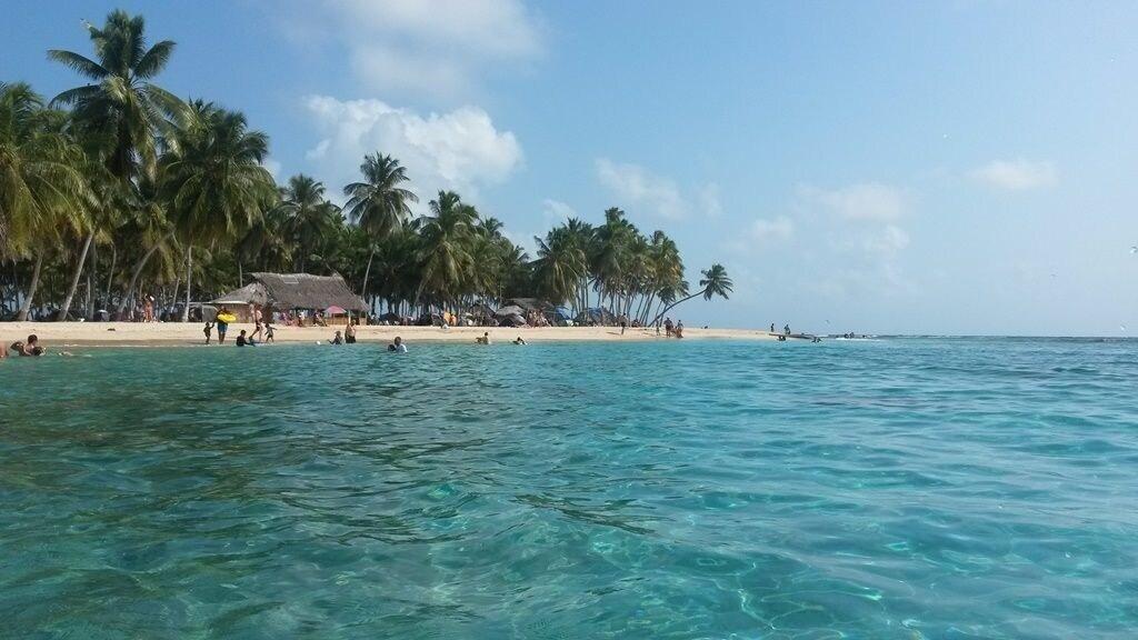 Playa Cabins in Aguja Island