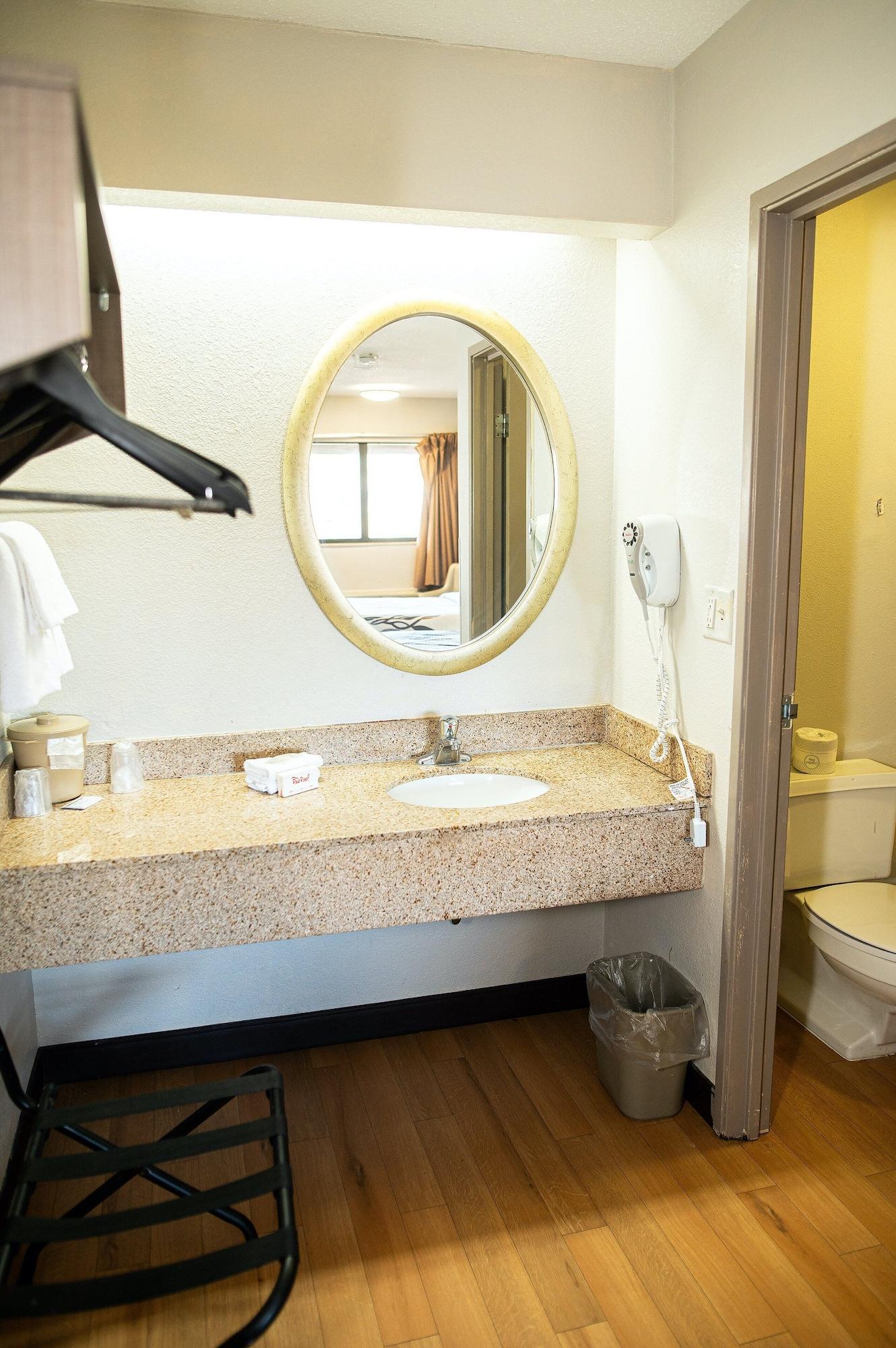 Equipamiento de Habitación Red Roof Inn Rochester - Henrietta