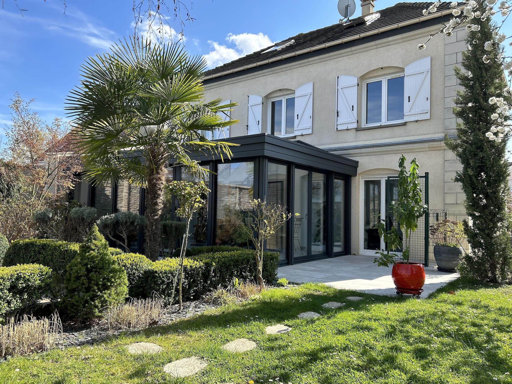 Vista Exterior Les Suites Champenoises