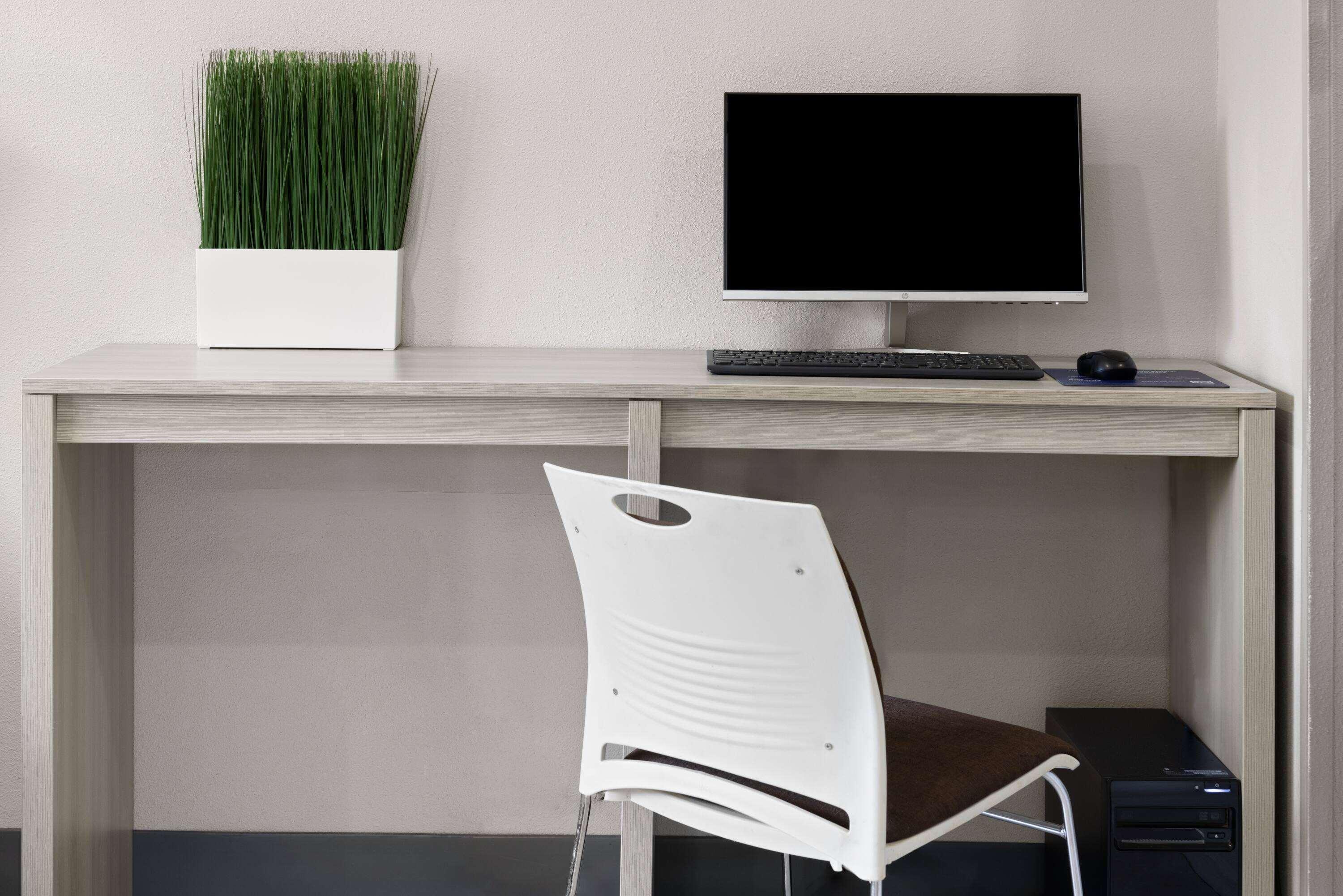 Centro de Negocios Microtel Inn & Suites By Wyndham Raleigh Durham A