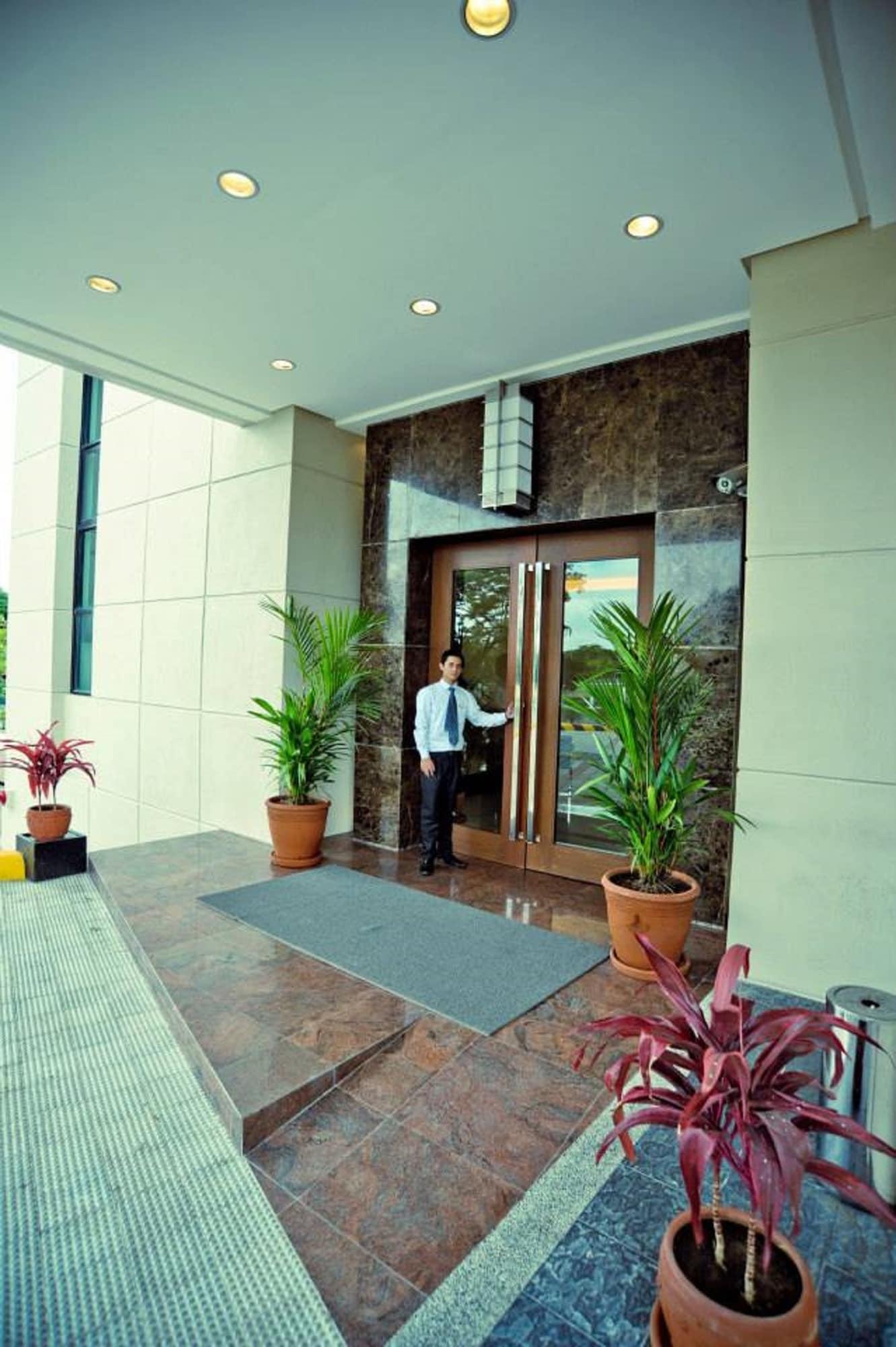 Vista Exterior SanTomas Suites