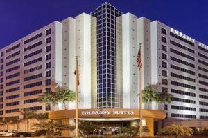 Alojamiento - Embassy Suites by Hilton San Diego La Jolla