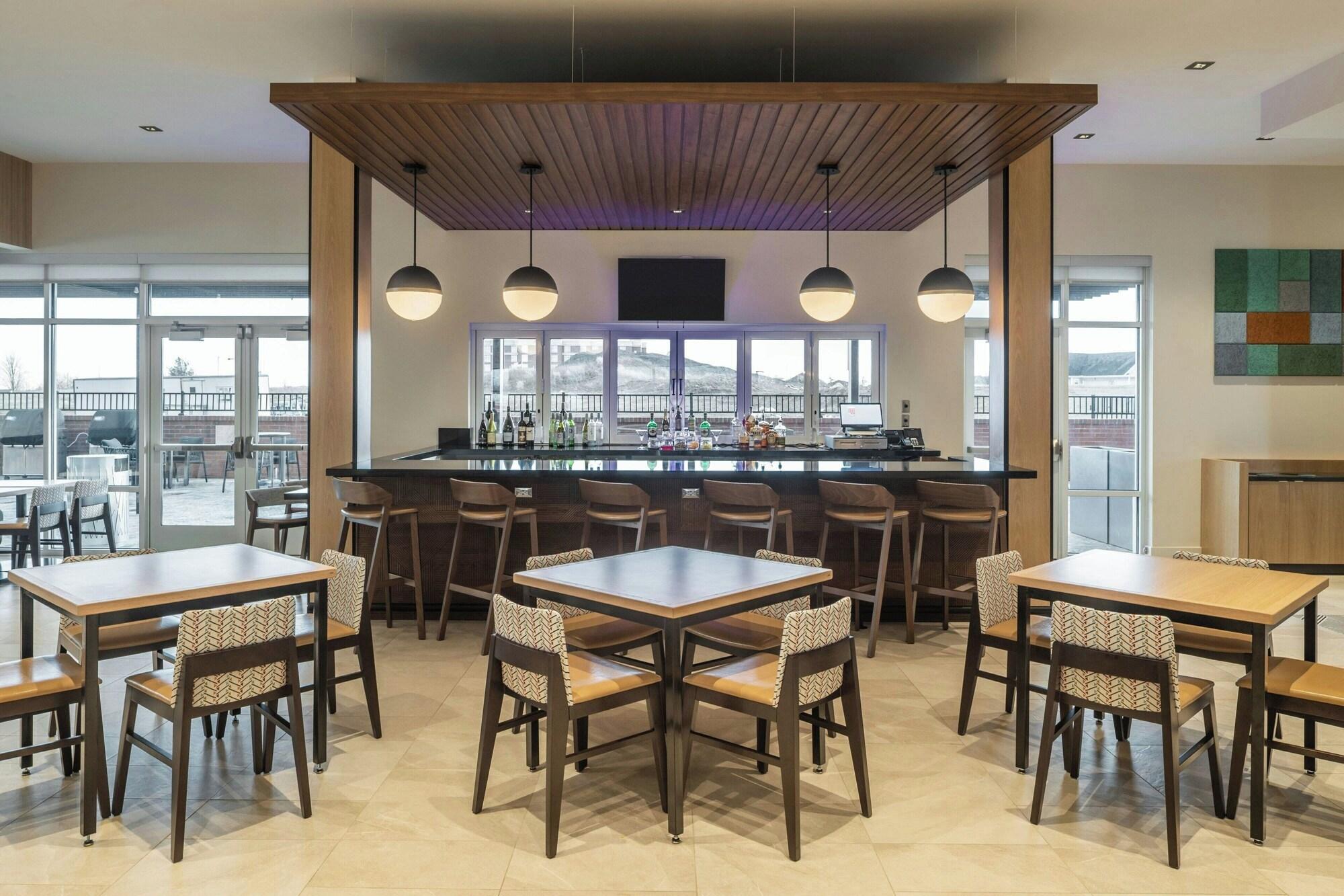 Vista Lobby Towneplace Suites By Marriott Canfield