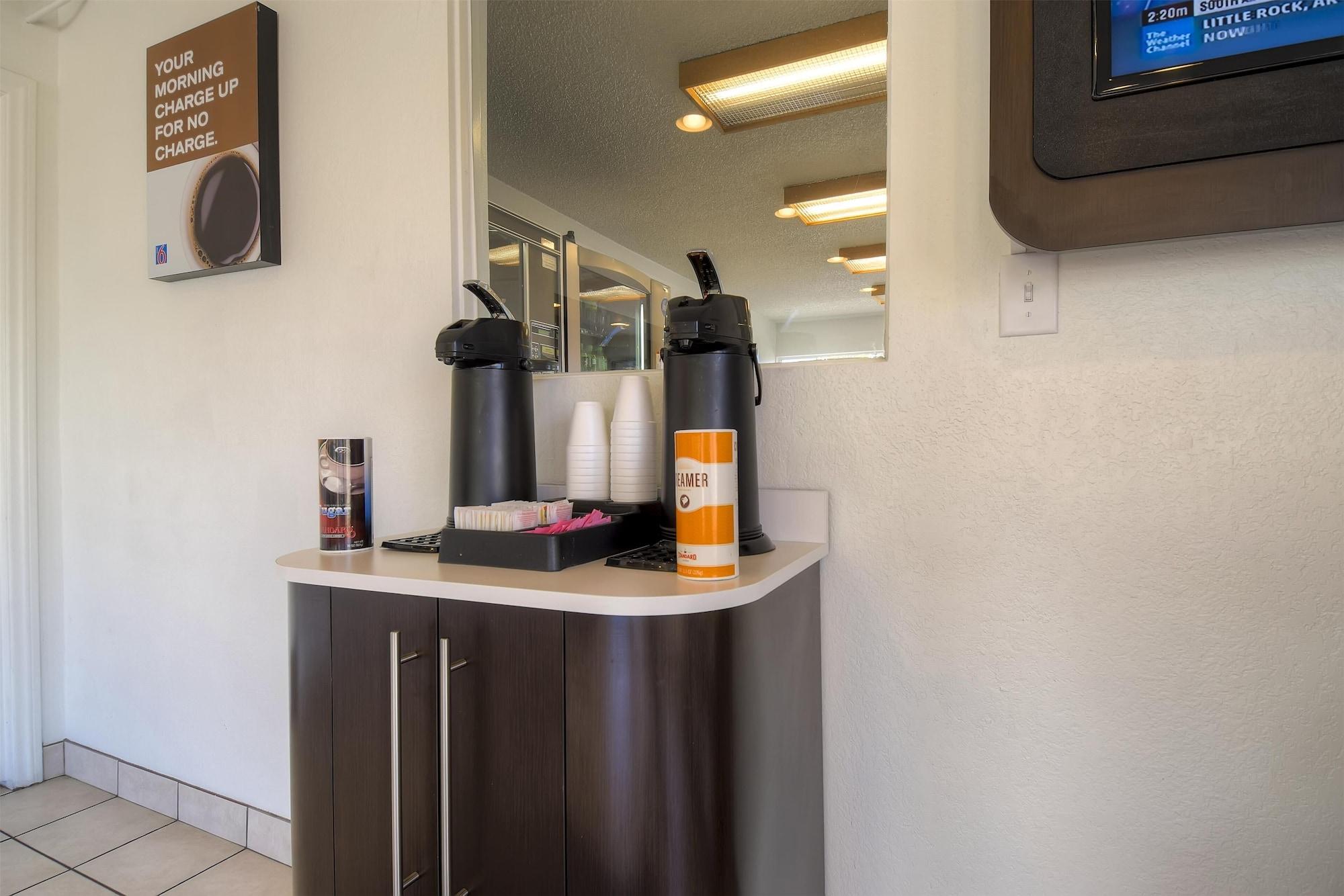Restaurant Motel 6 Las Vegas, NV – I-15 Stadium