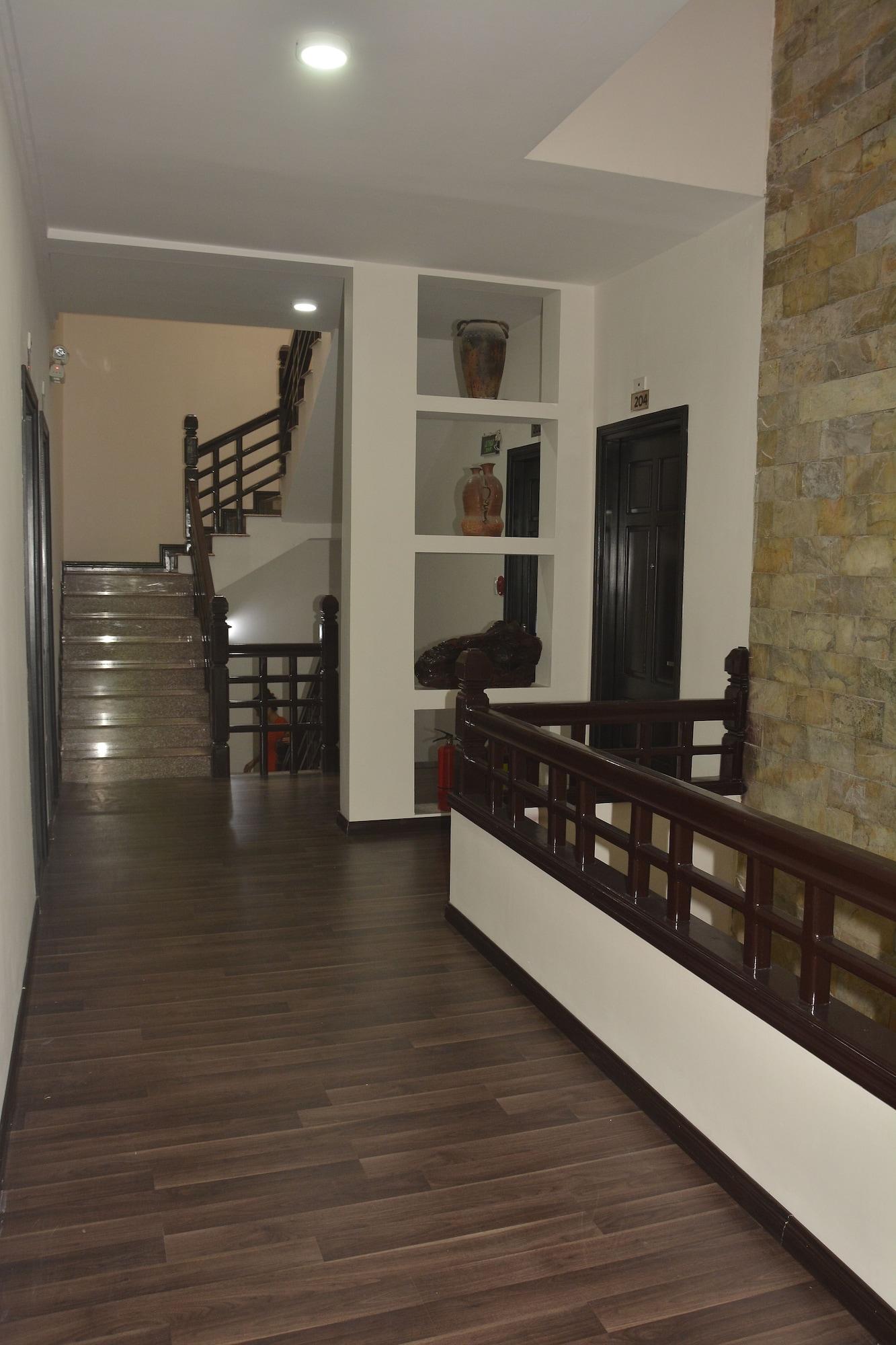 Varios Cherry Villa