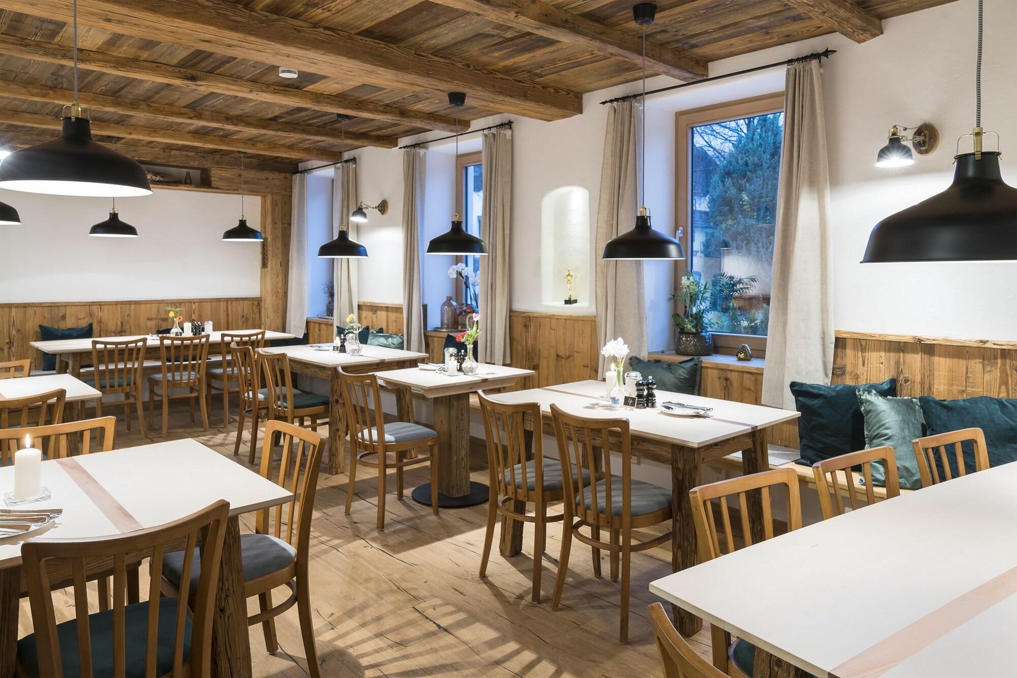 Bar/Salón Stefanies Cafe Pension Culture