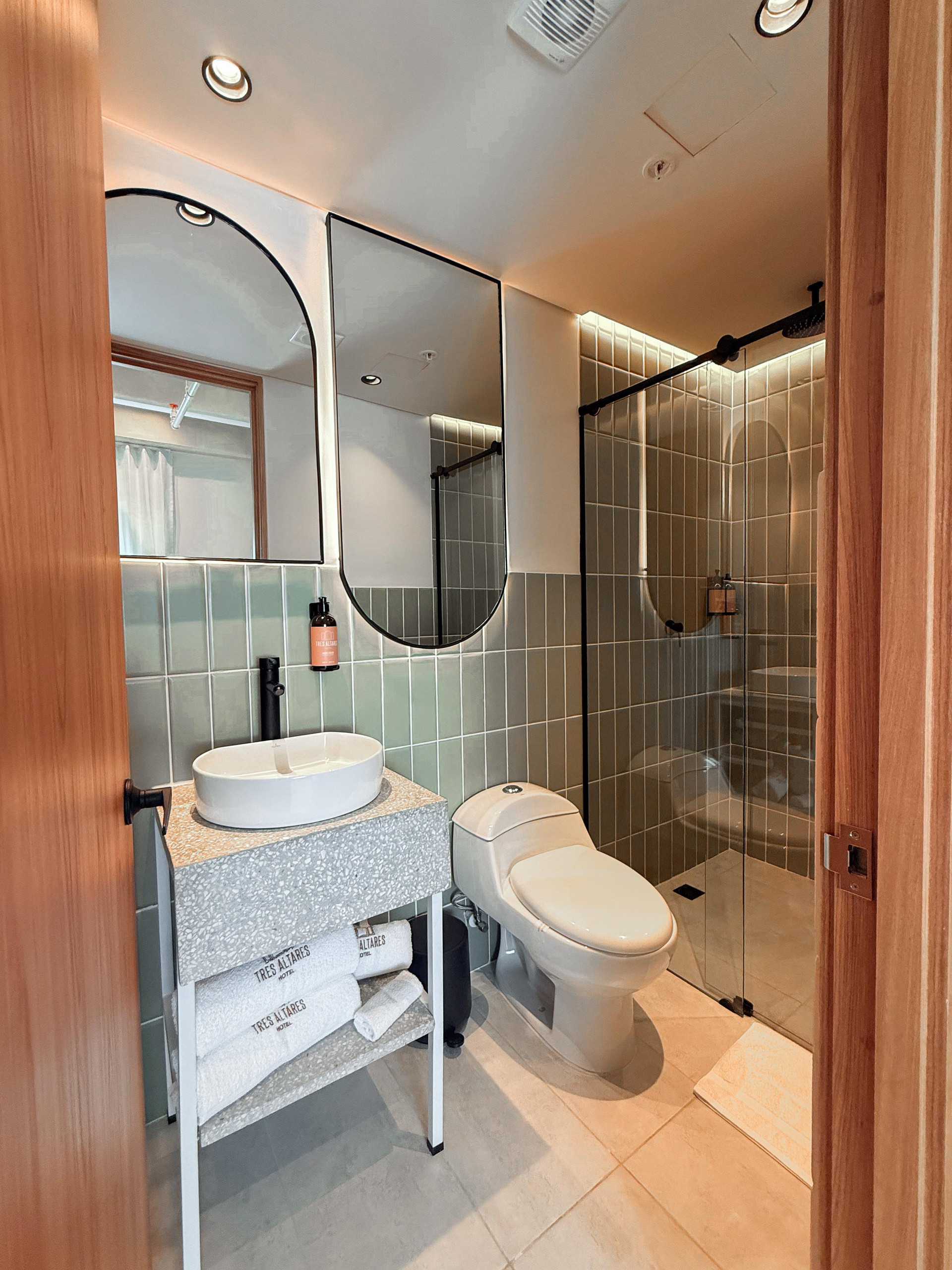 Baño Hotel Tres Altares Sabaneta