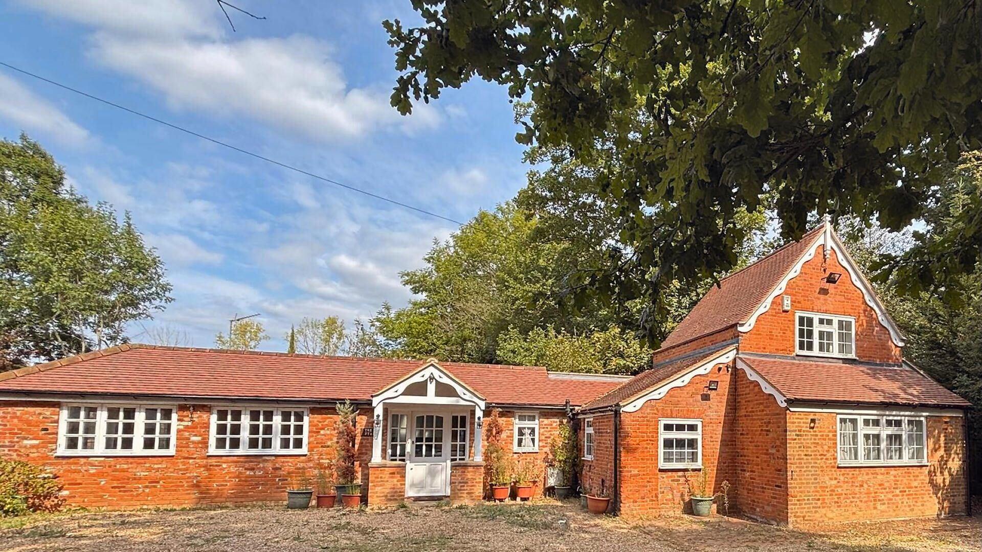 Vista Exterior The Crown Inn at Burnham Beeches