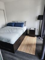 Alquiler Vacacional - Modern 1-Bedroom Condo in Central Toronto with AC, Fitness Center, and WiFi