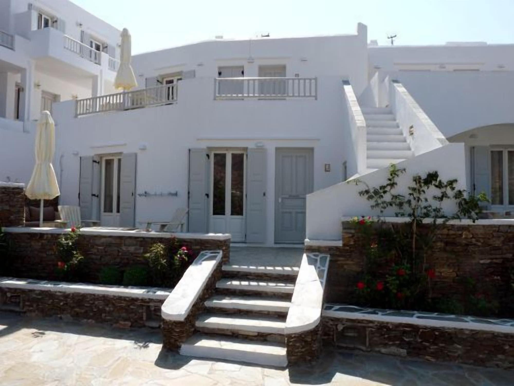 Vista Exterior Aerina Luxury Apartments