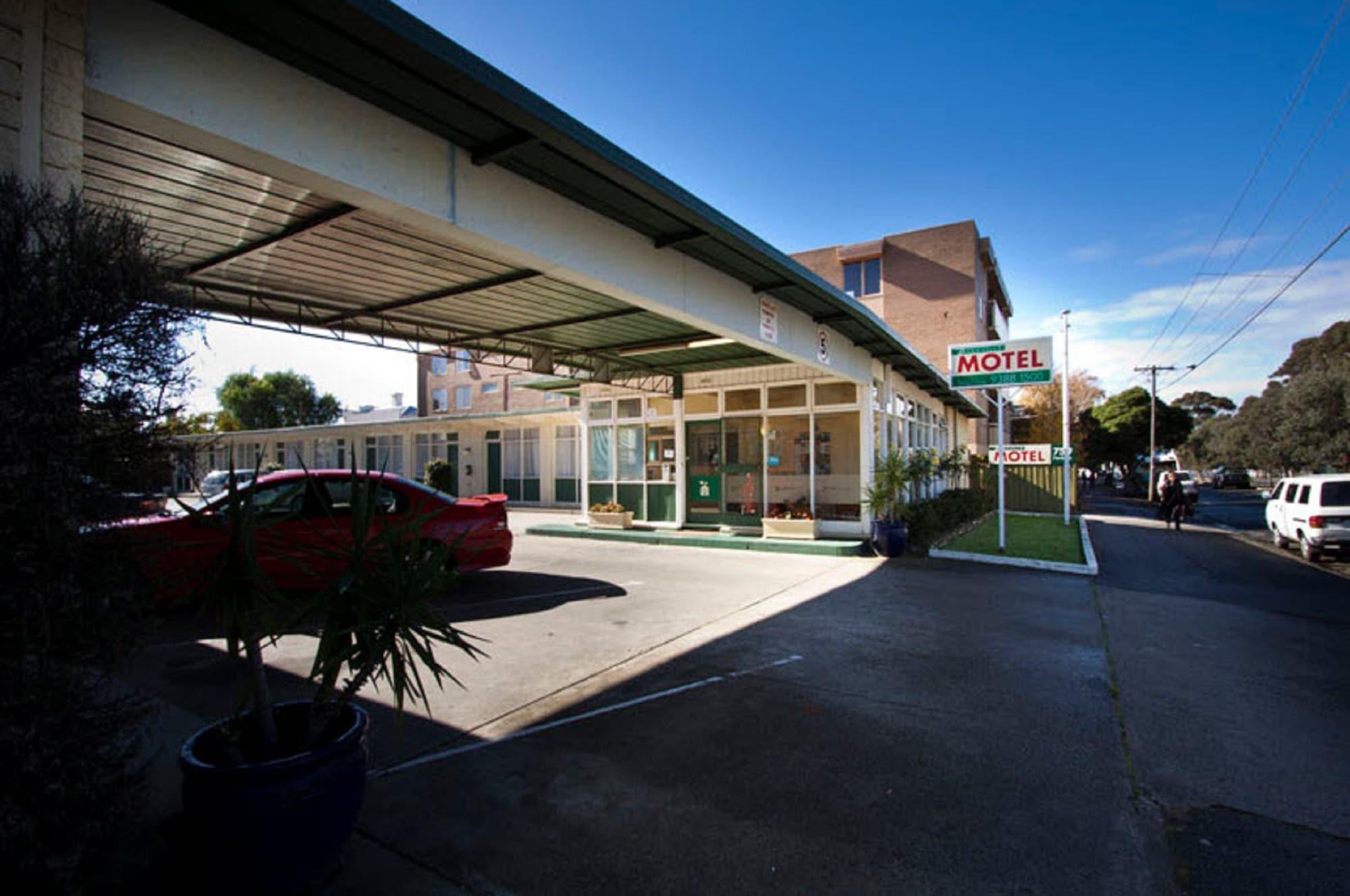Varios Parkville Motel