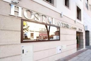 Alojamiento - Hostal Avenida Barajas