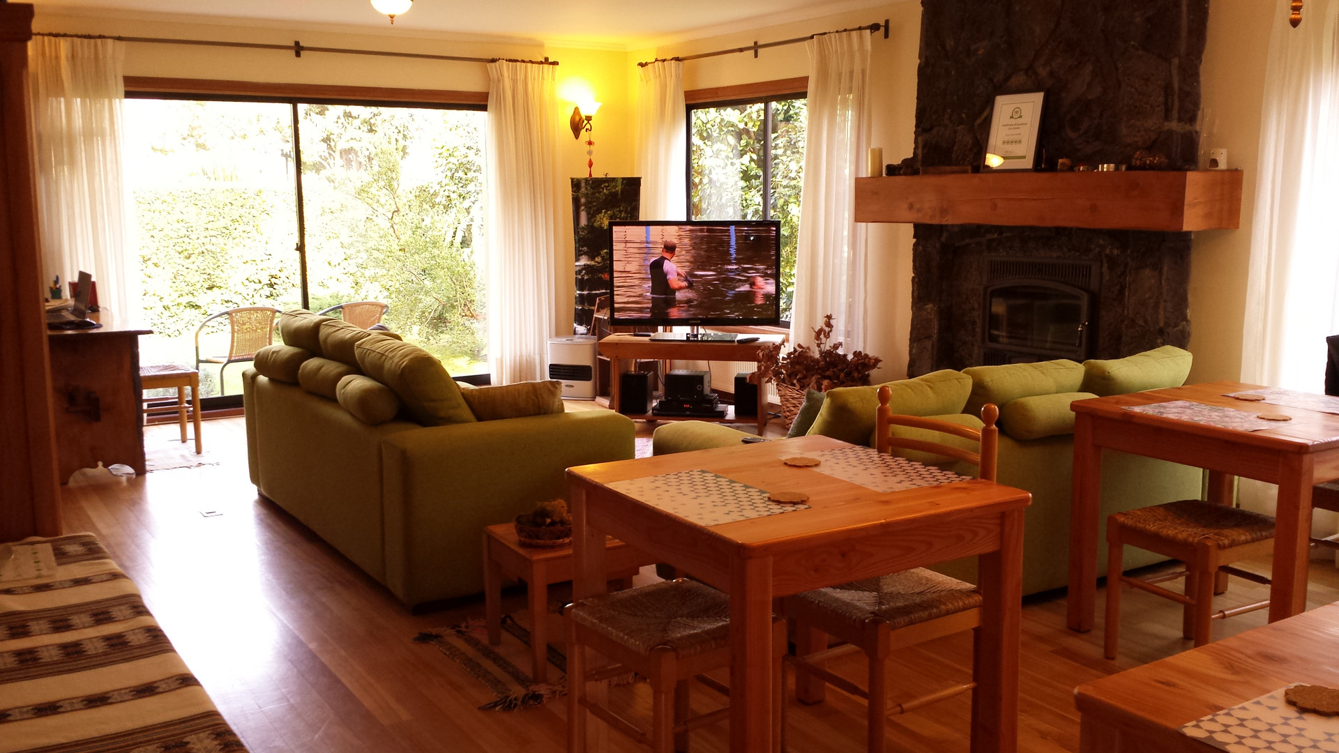 Comodidades del Alojamiento Frontera Pucón Hostel B&B