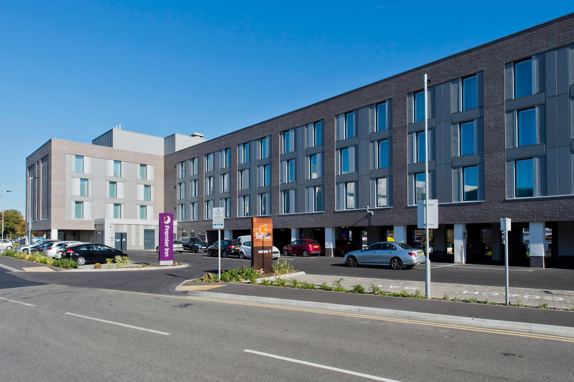 Vista Exterior Premier Inn London Hayes Heathrow - Hyde Park