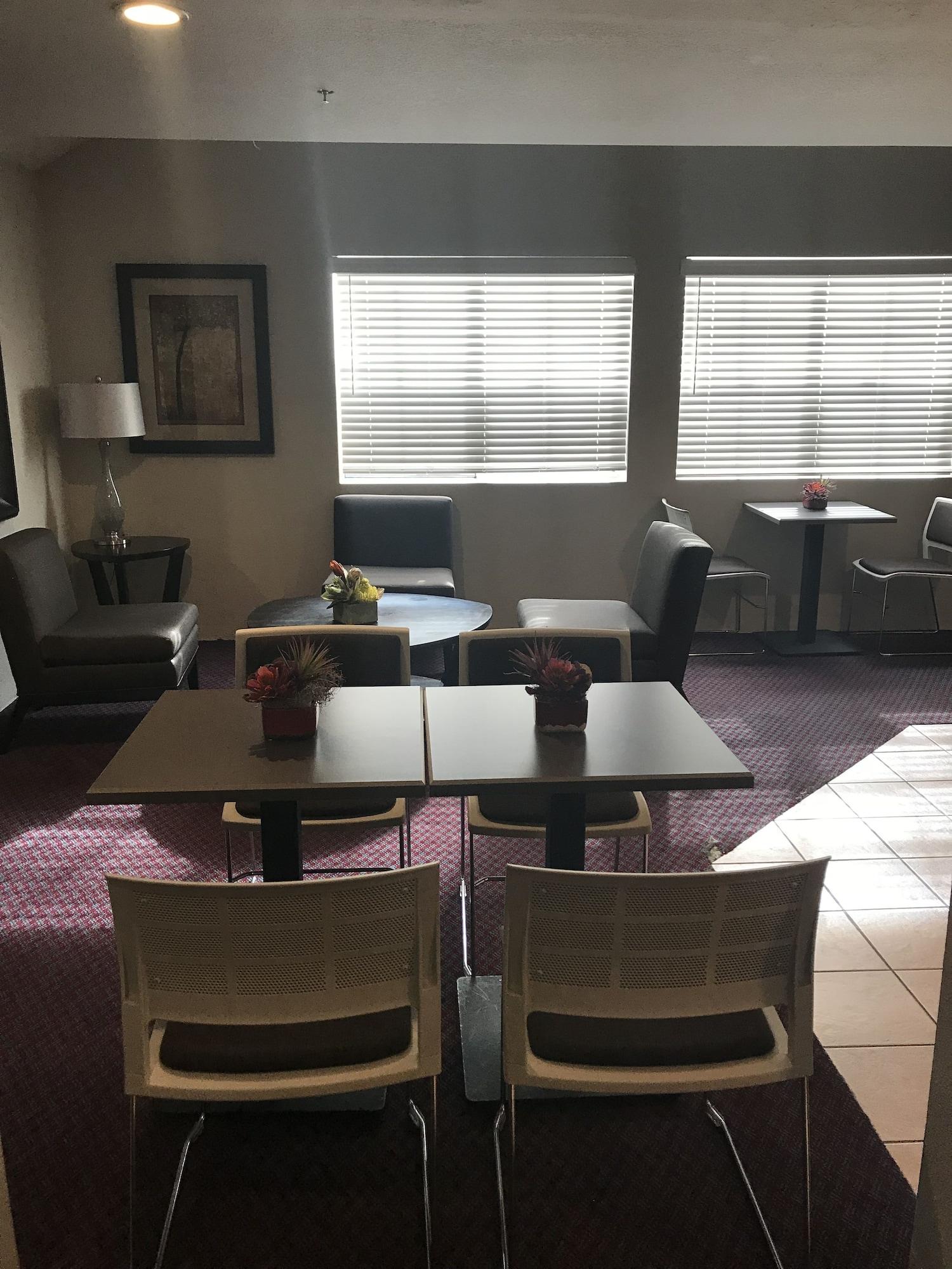 Restaurant Microtel Inn & Suites by Wyndham Morgan Hill/San Jose Area