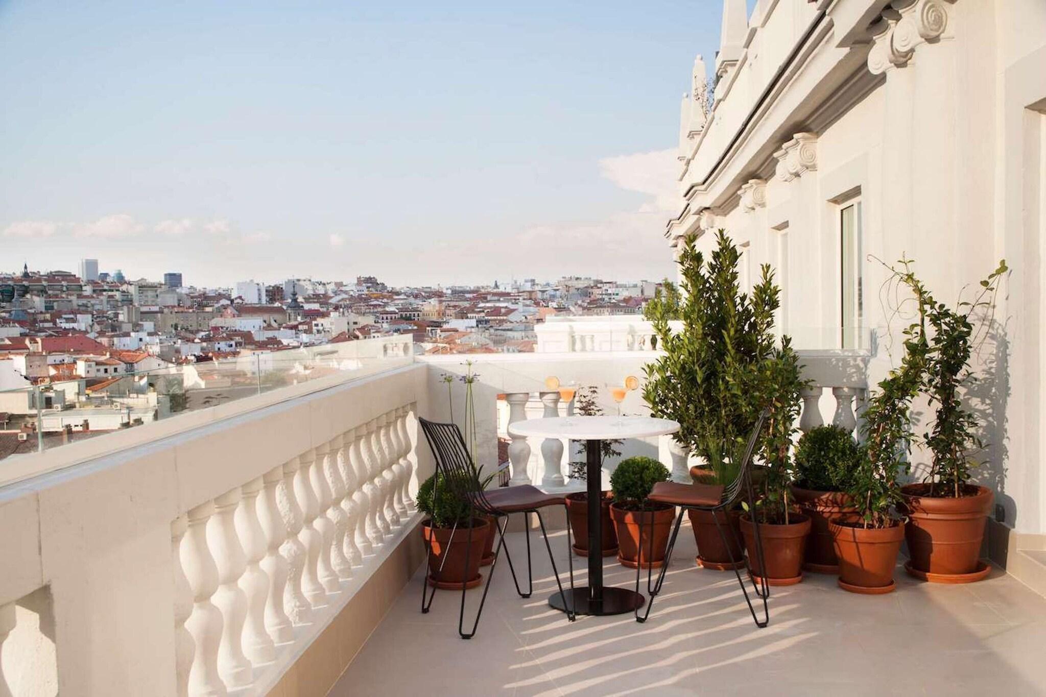 Vista Exterior Dear Hotel Madrid