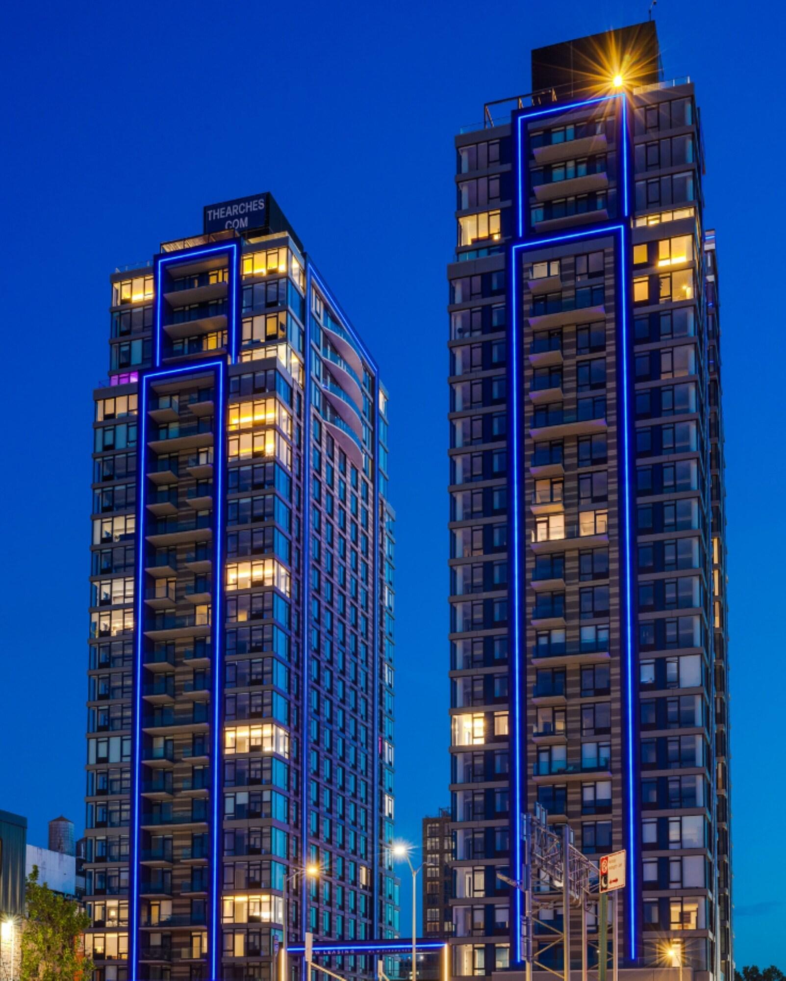 Vista Exterior Global Luxury Suites at The Arches