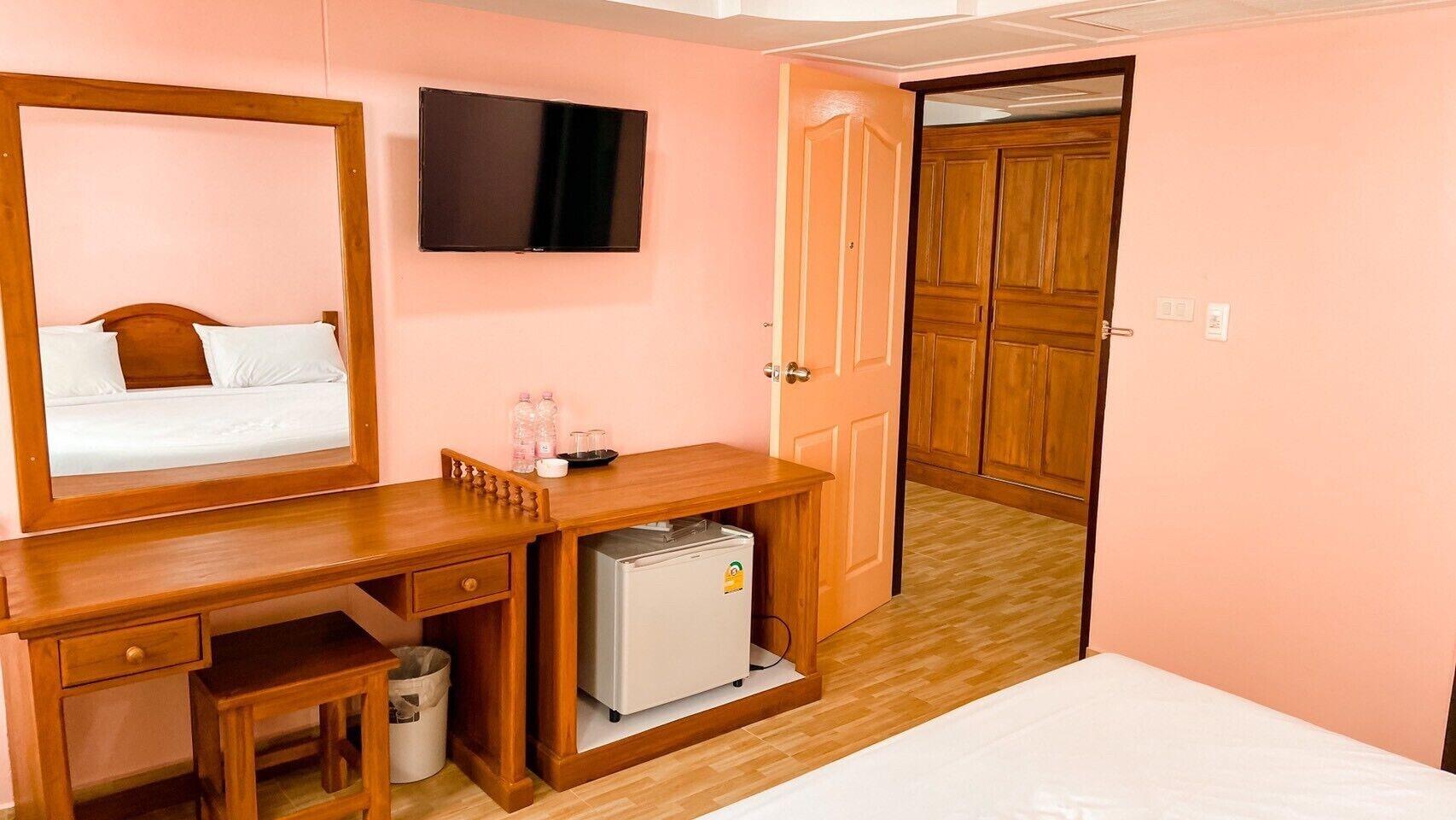 Set de Habitación A.A. Pattaya Golden Beach Hotel