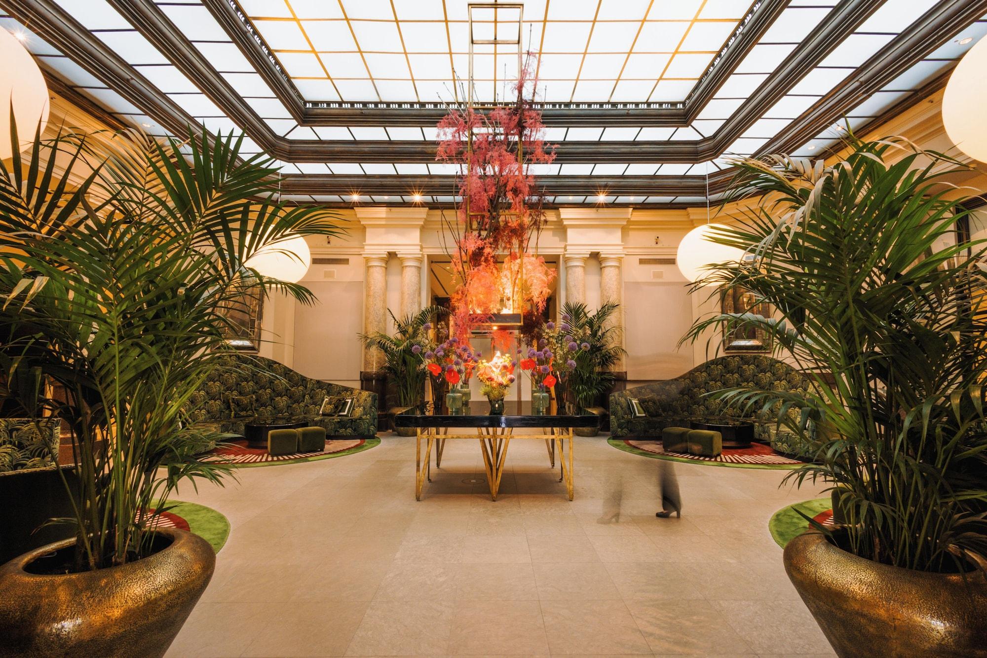 Vista Lobby Hotel De Rome Berlin