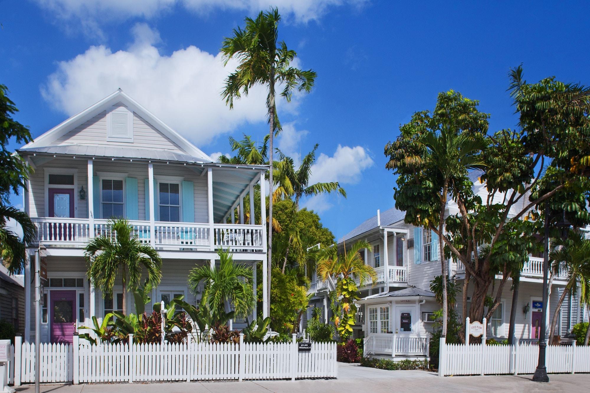 Varios Coco Plum Inn