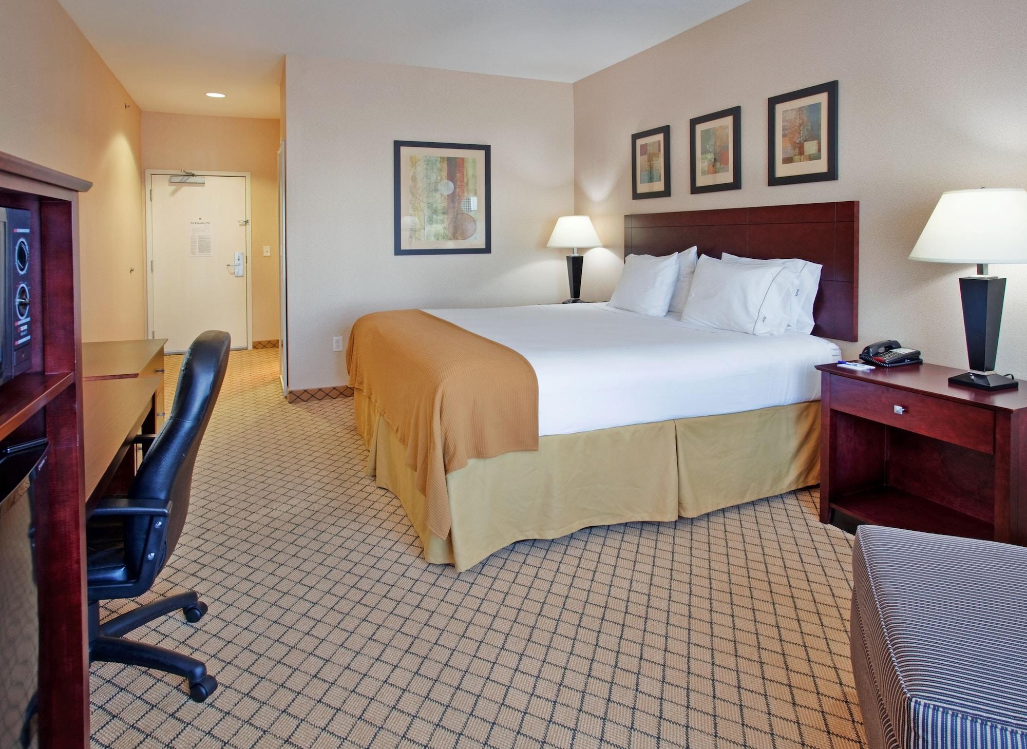 Habitación Holiday Inn Express & Suites Wichita Airport by IHG