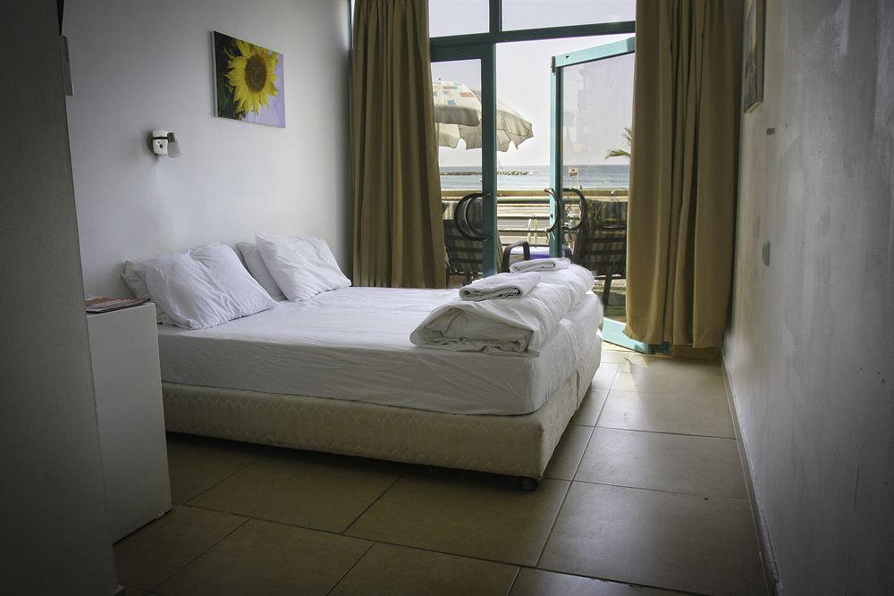 Beachfront Hostel by null