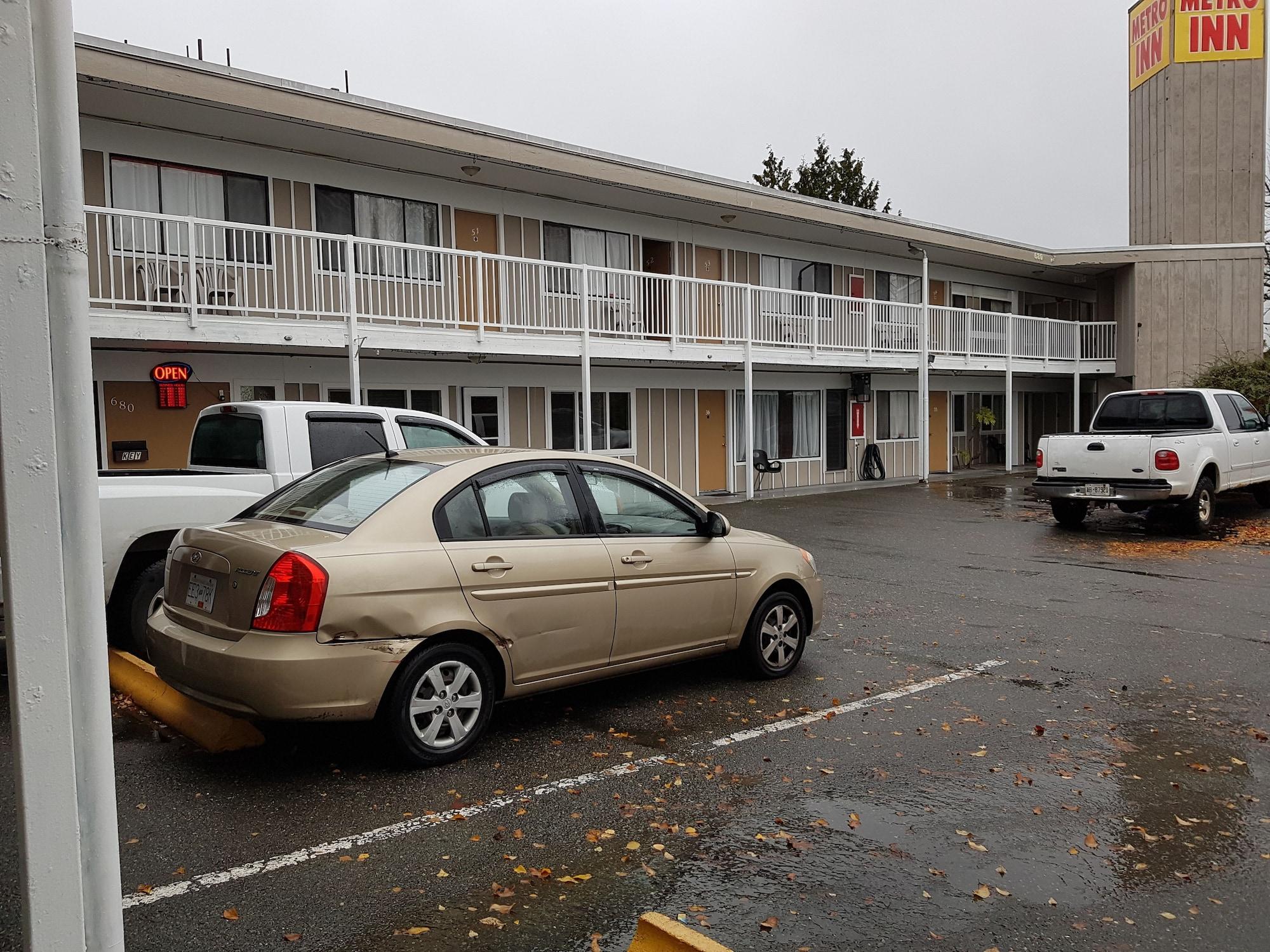 Vista Exterior Metro Inn