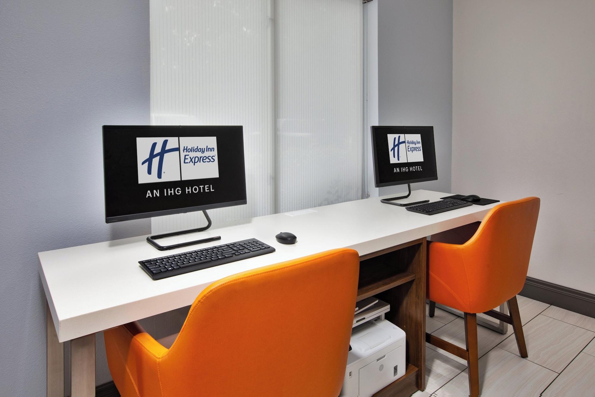 Comodidades del Alojamiento Holiday Inn Express & Suites W. Monroe by IHG