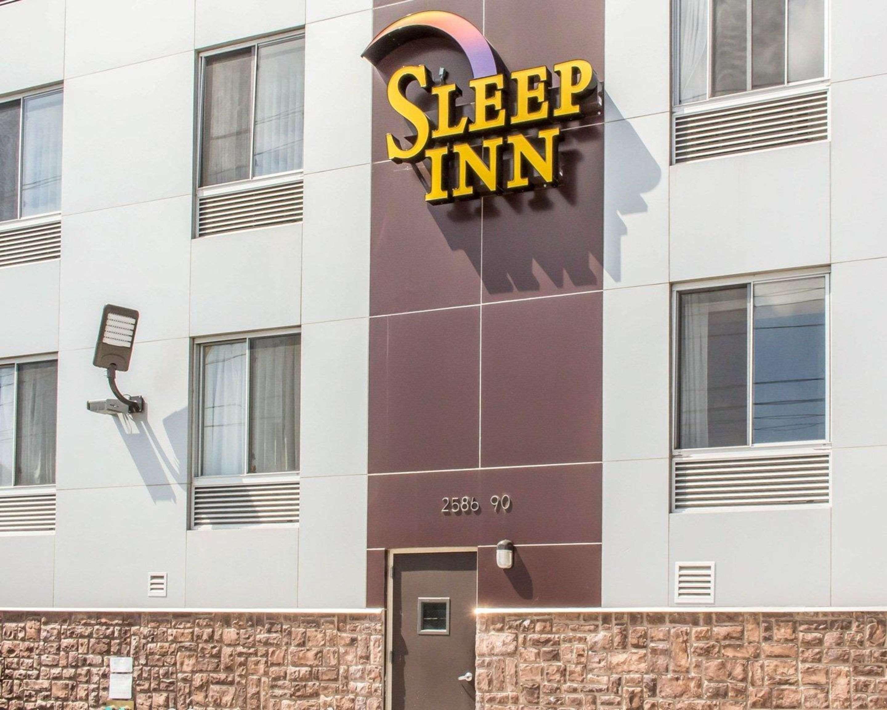 Vista Exterior Sleep Inn Coney Island