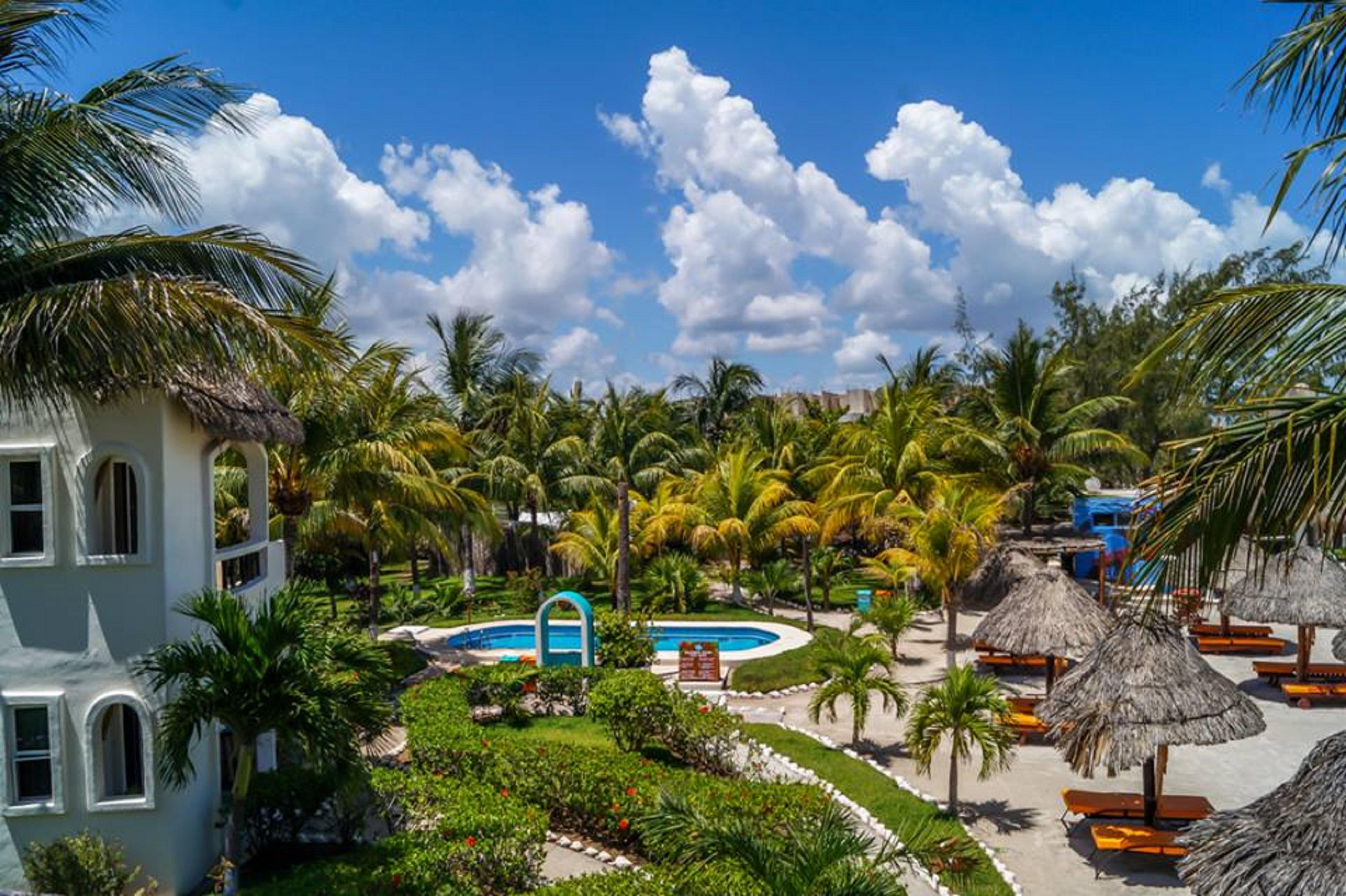 Exterior View Hotel Puerto Holbox