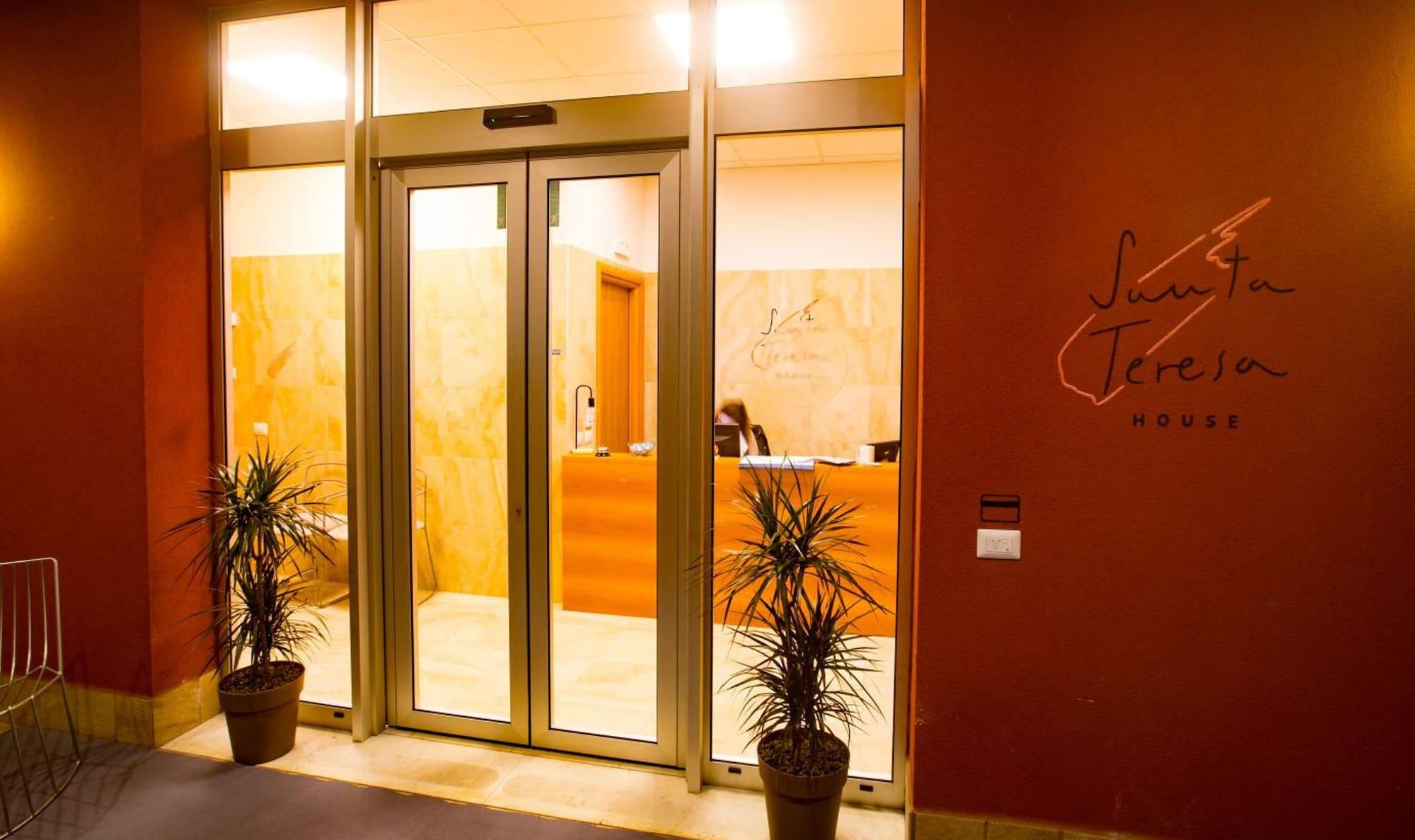 Vista Lobby Santa Teresa House
