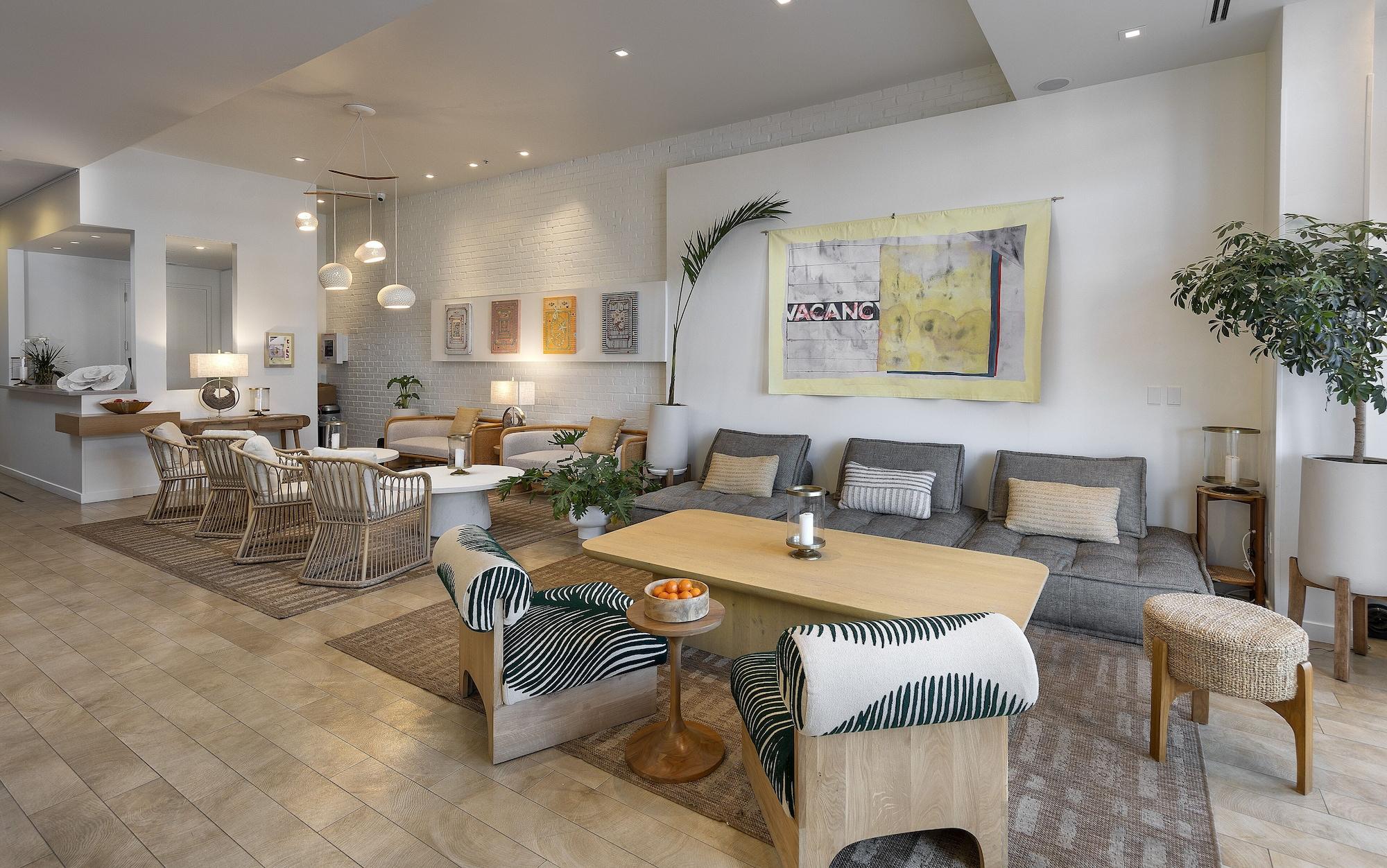 Vista Lobby Riviera Beach House