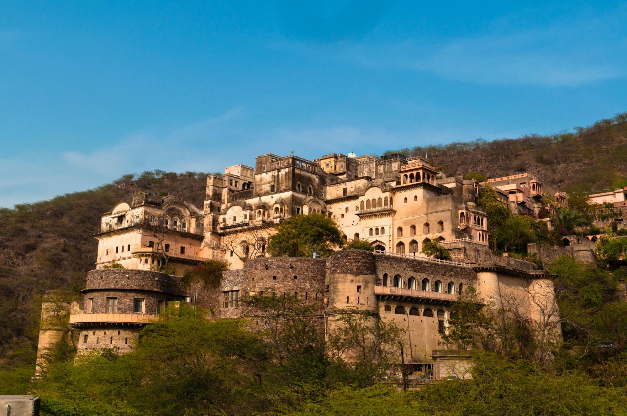 Vista Exterior Neemrana Fort-Palace