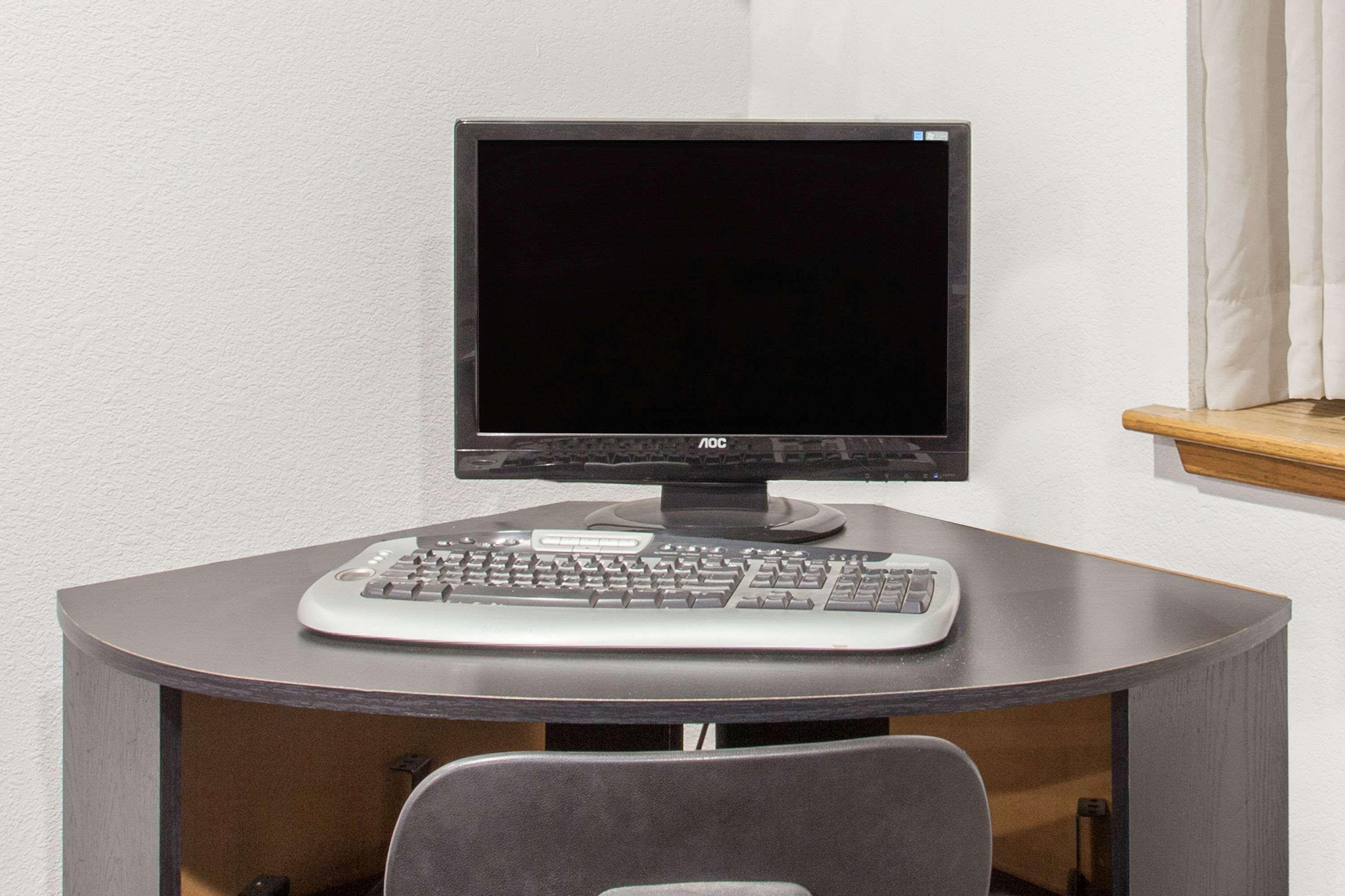 Centro de Negocios Super 8 by Wyndham Selma/Fresno Area