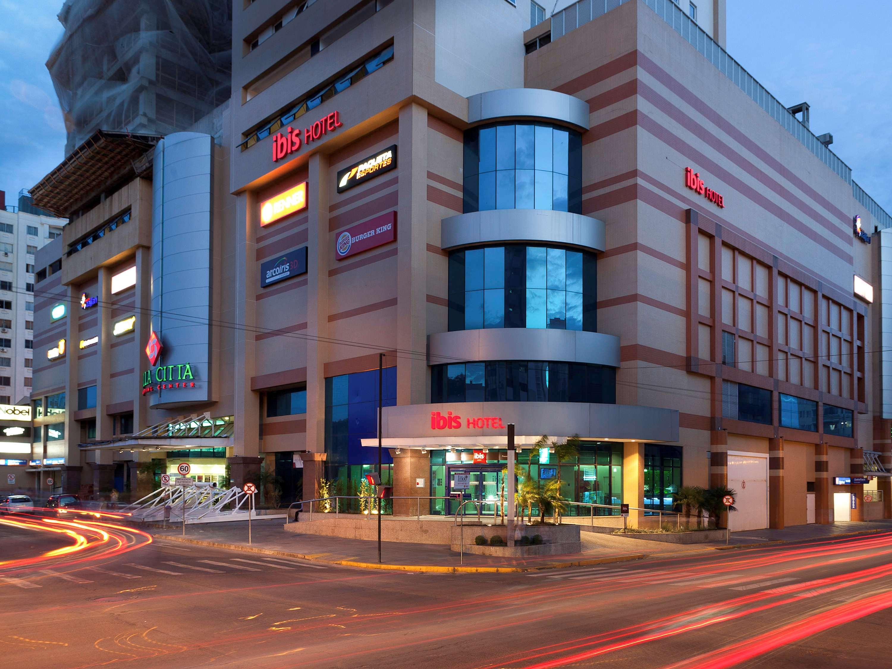 Vista Exterior ibis Passo Fundo Centro Hotel