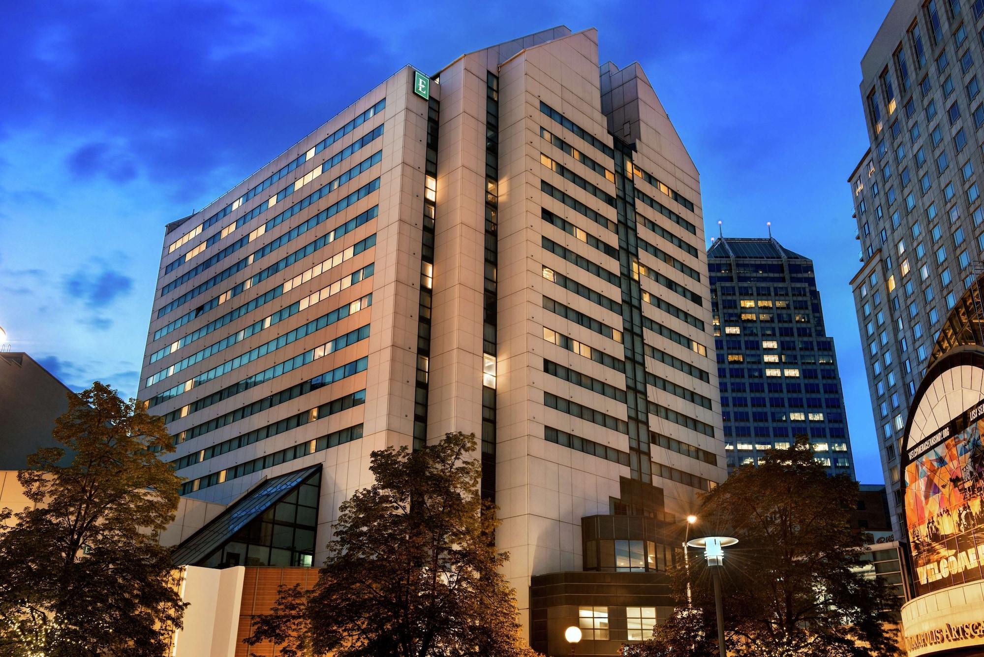 Vista Exterior Embassy Suites by Hilton Indianapolis Downtown