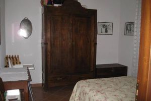 Alquiler Vacacional - Sinio country house with garden surrounded by hazel groves