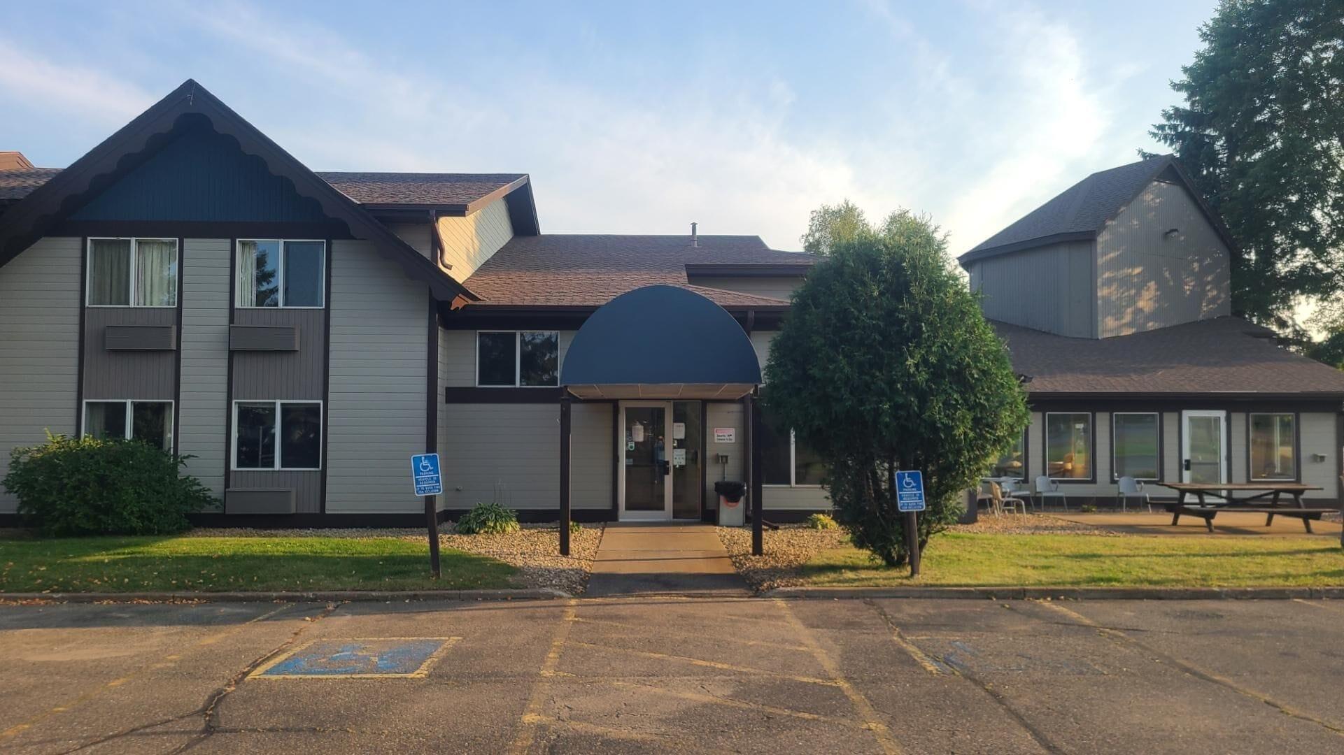 Vista Exterior Nisswa Inn and Suites