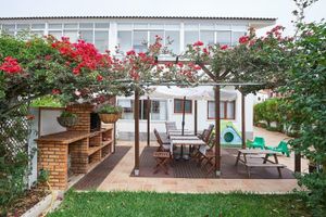 Alquiler Vacacional - KISS FLOWER HOUSE, the ideal choice for family holidays close to the beach