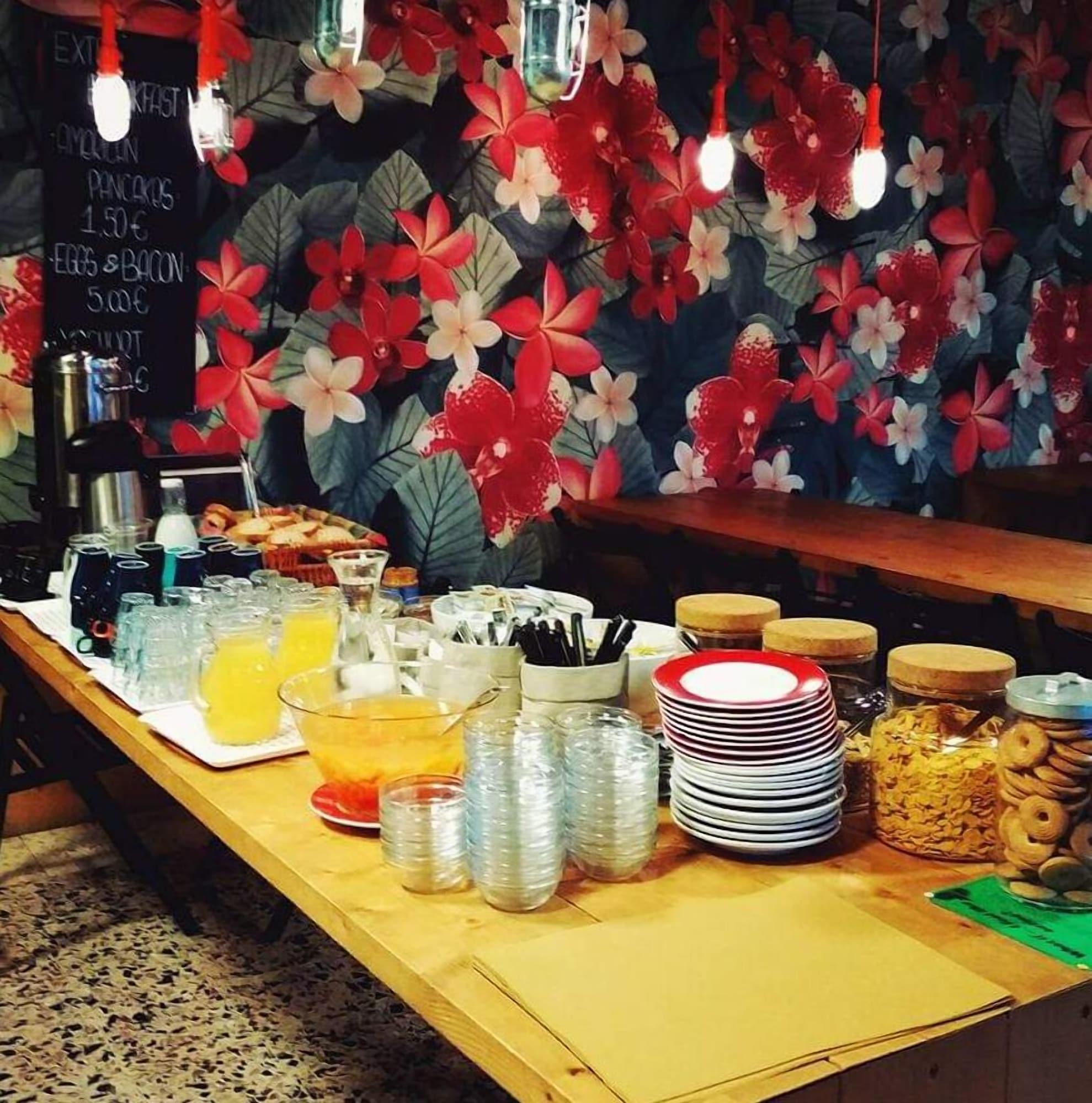 Restaurant Lake Como Hostel