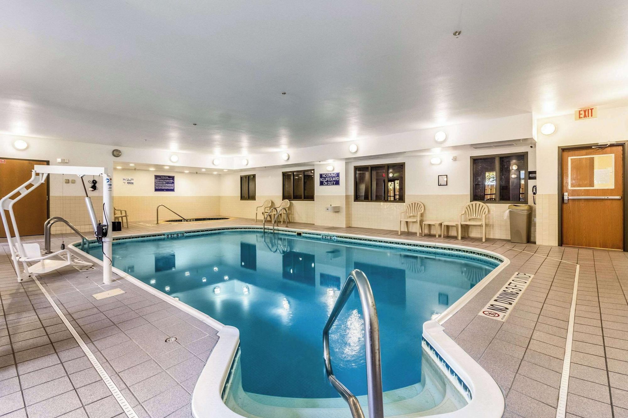 Vista Piscina Quality Inn Texas City I-45