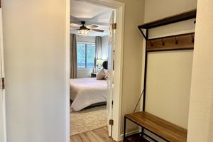 Alquiler Vacacional - Cozy, Modern Lakeside Condo