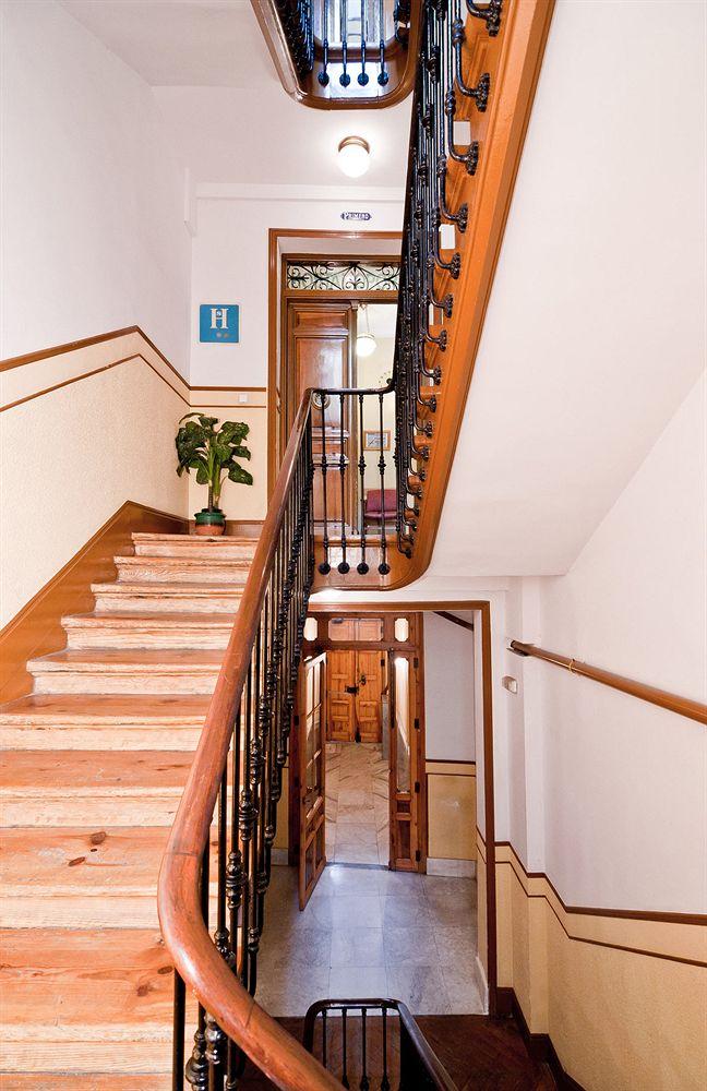Varios Hostal Oporto