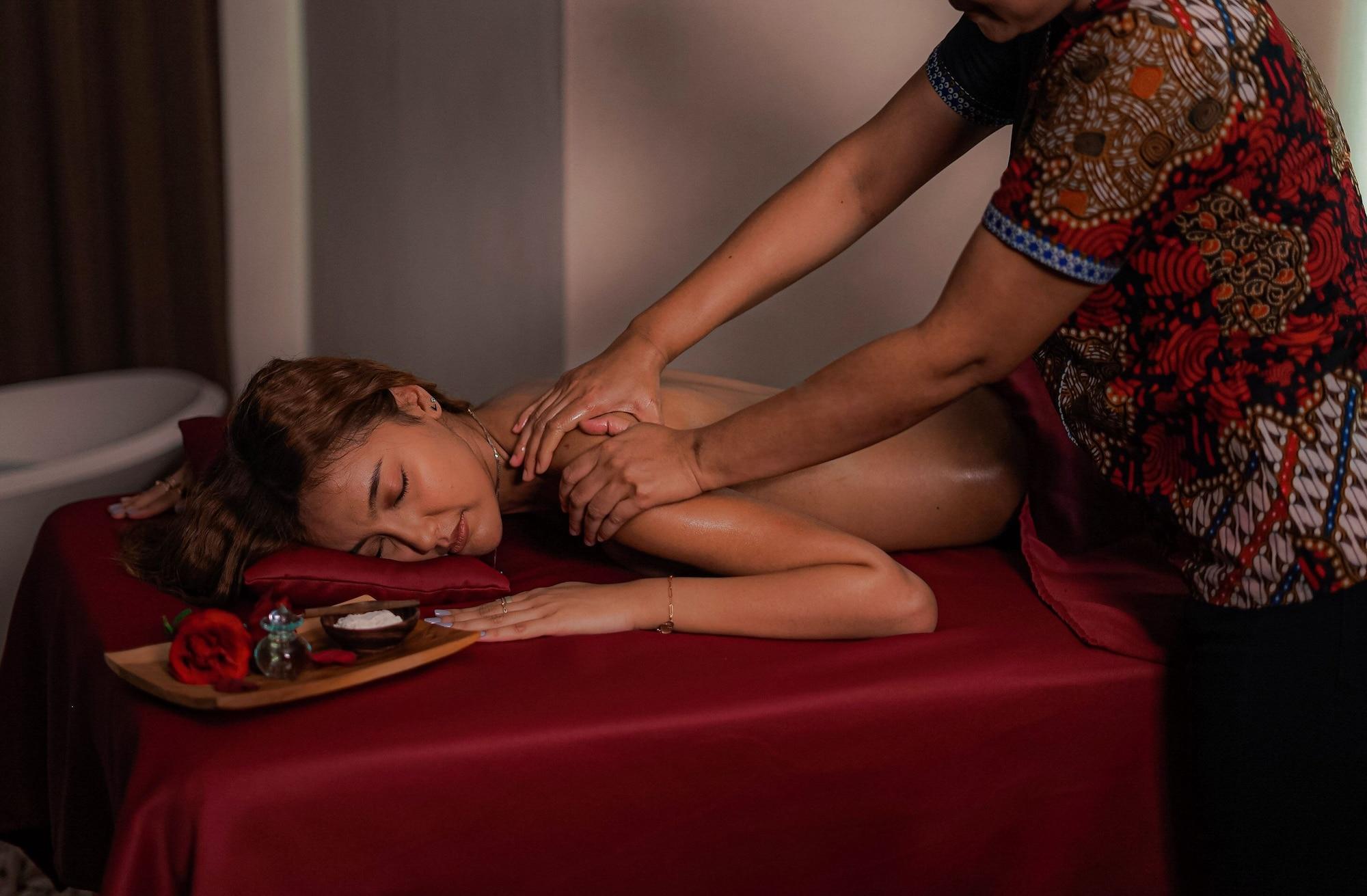 Spa Holiday Inn Express Bandung Braga by IHG