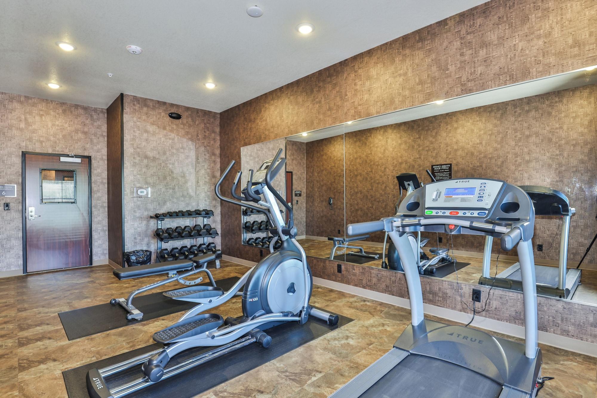Gimnasio Cobblestone Hotel & Suites - Monte Vista